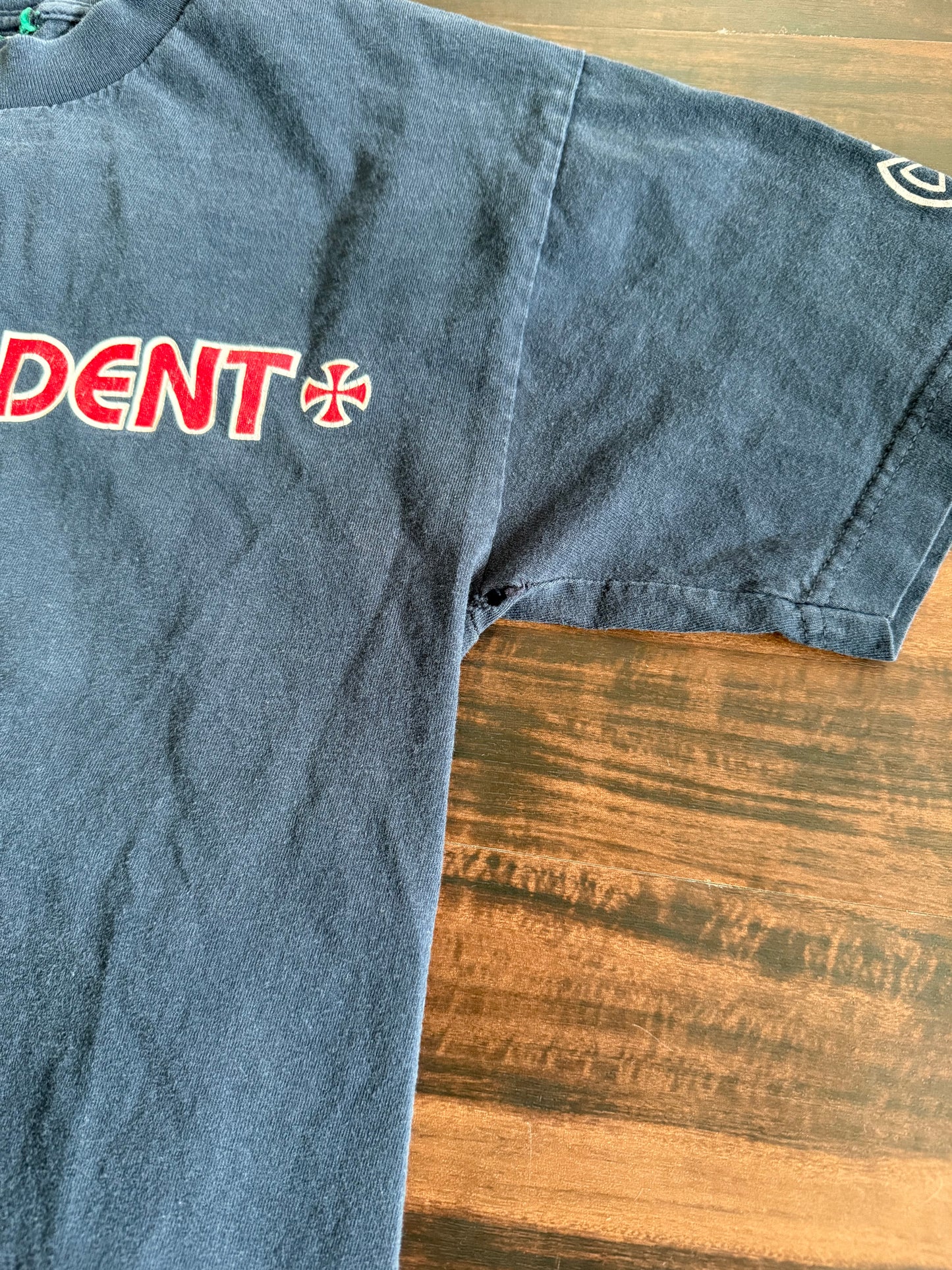 Vintage Independent Trucks Skateboarding T-Shirt- L/XL