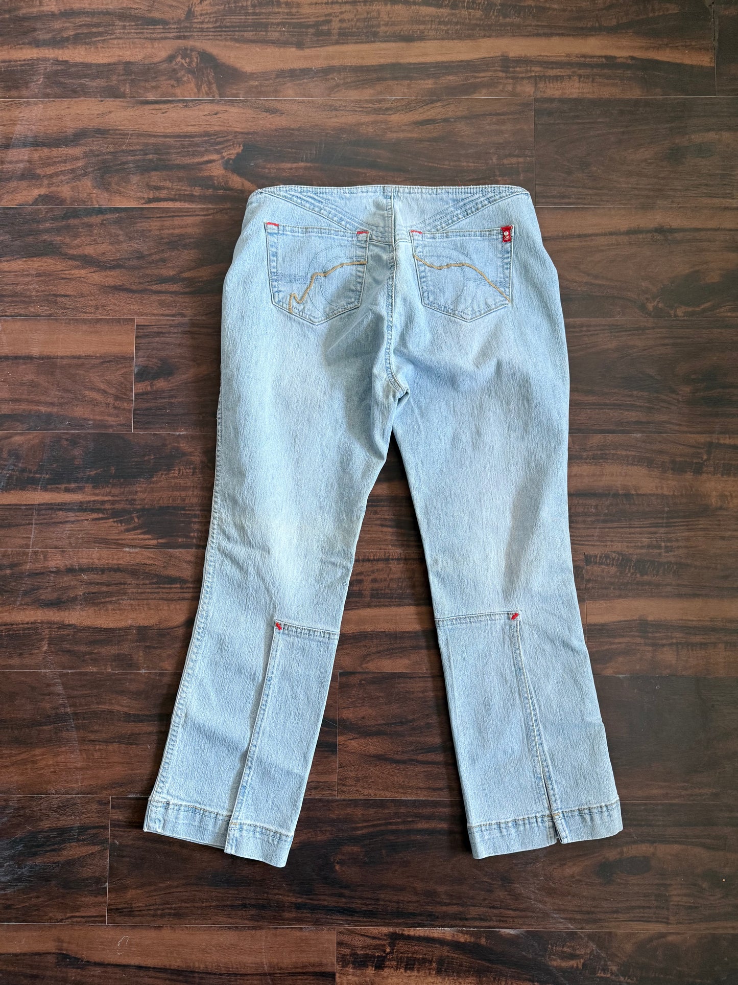 Vintage Ecko Red Women’s Low Rise Light Wash Jeans- 30x25