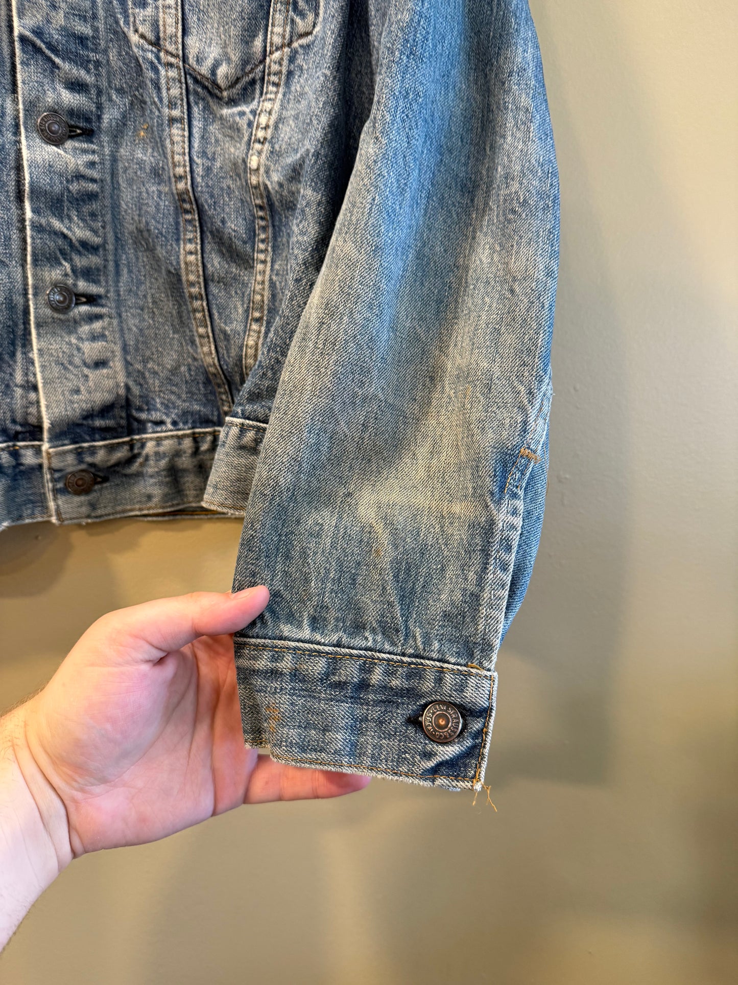 Vintage Levi’s Trucker Style Sun Faded Denim Jacket- S