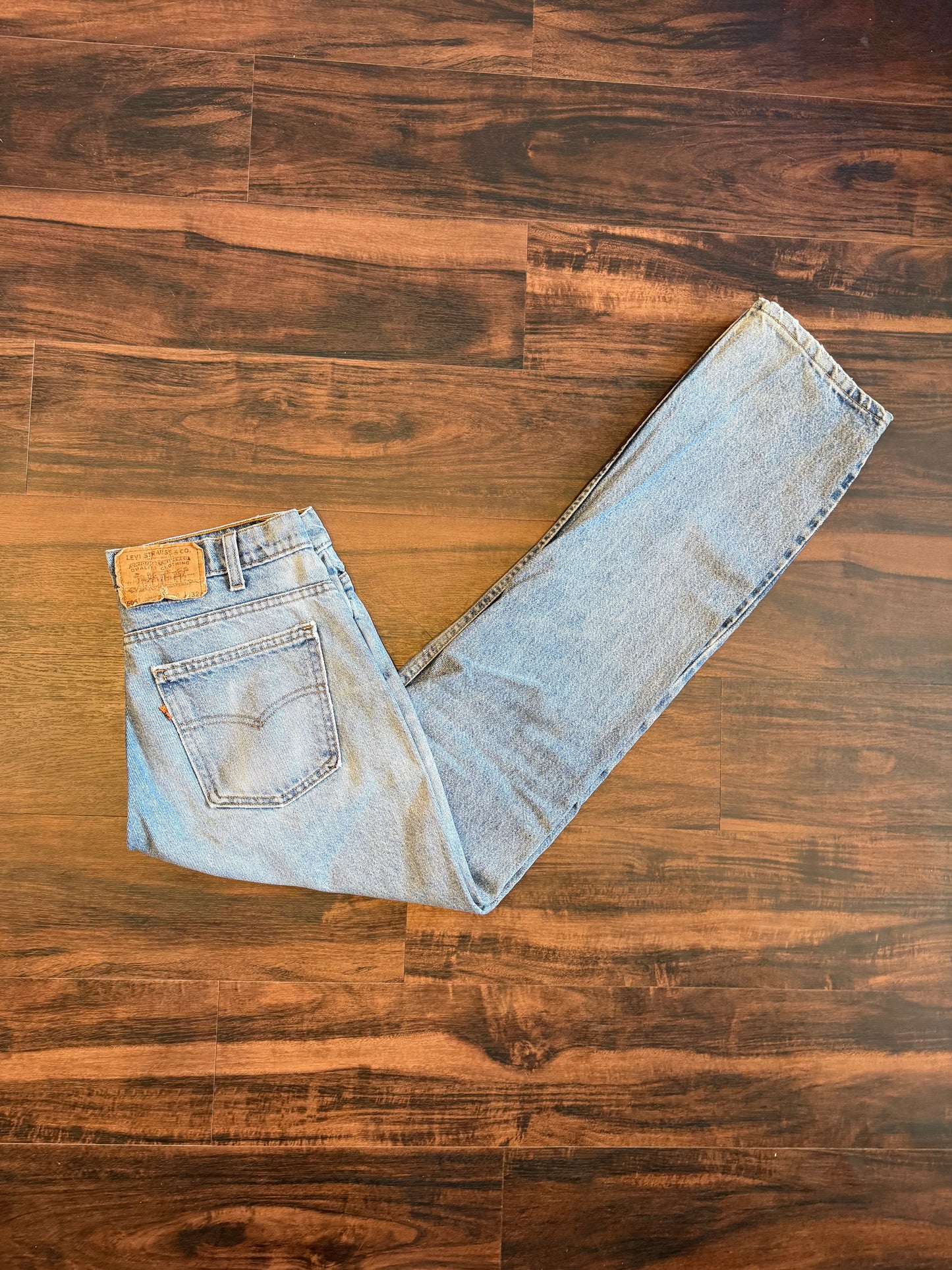 Vintage Levi’s 505 Light Wash Denim Jeans- 31x33