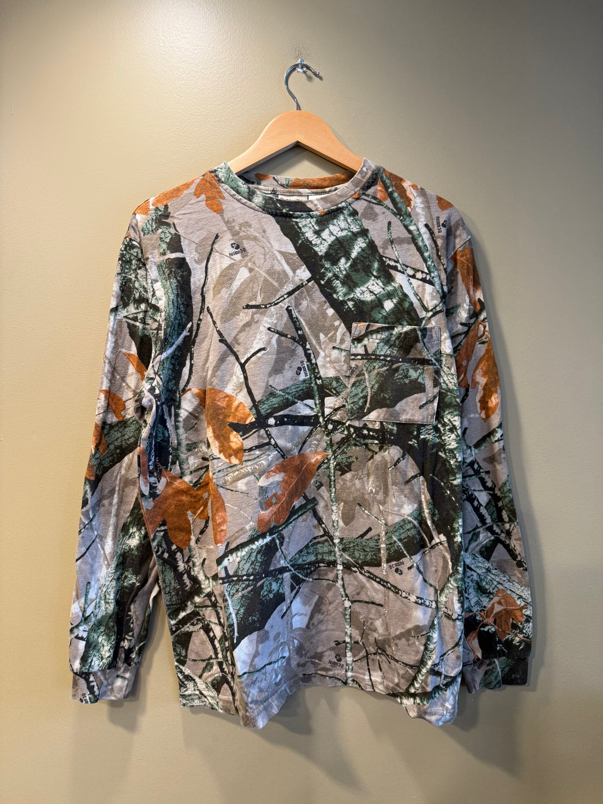 Vintage Outfitters Ridge Orange Tree Camo Long-Sleeve Pocket T-Shirt- M