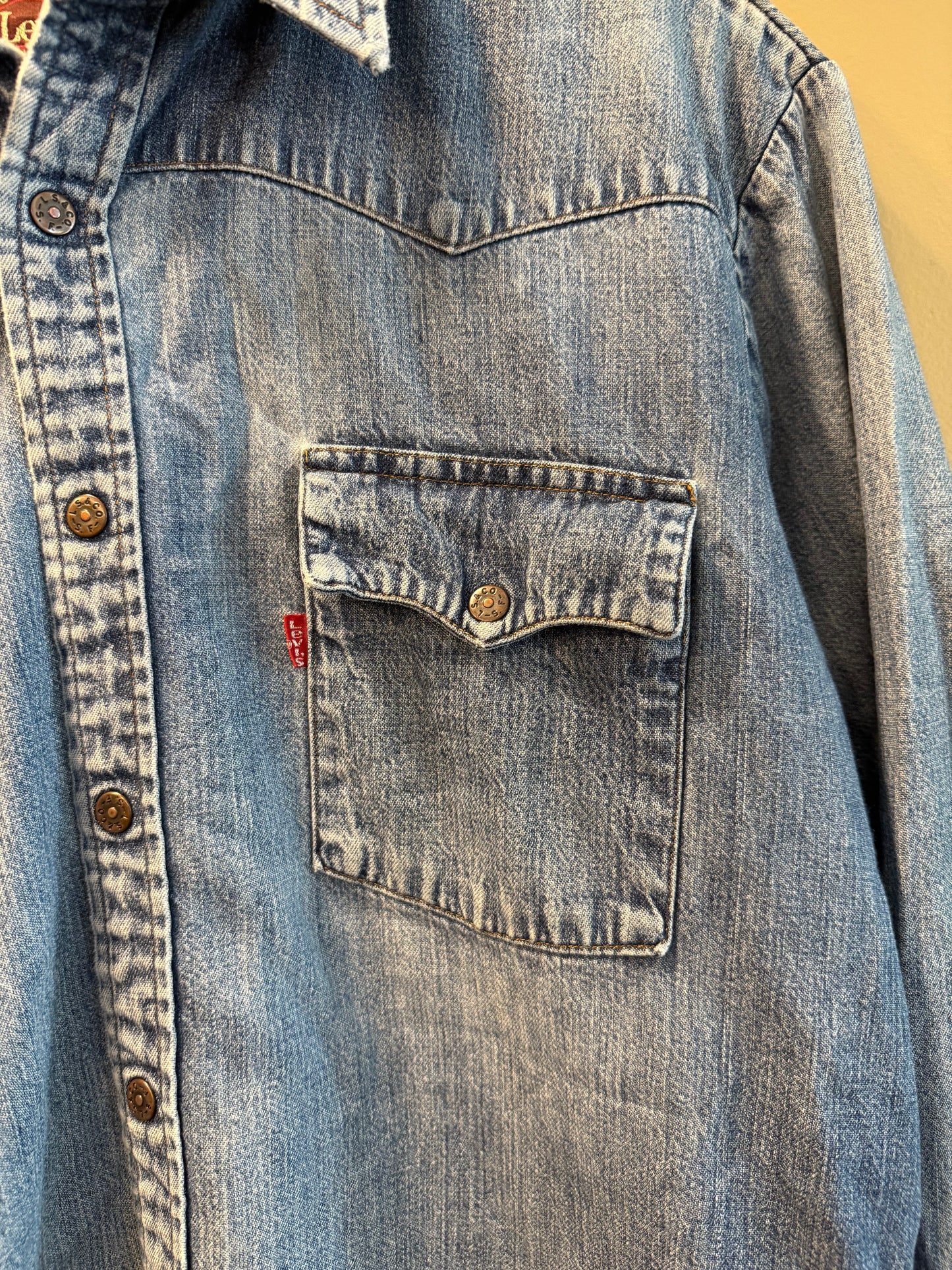 Vintage Levi’s Western Denim Jean Snap Close Shirt- L