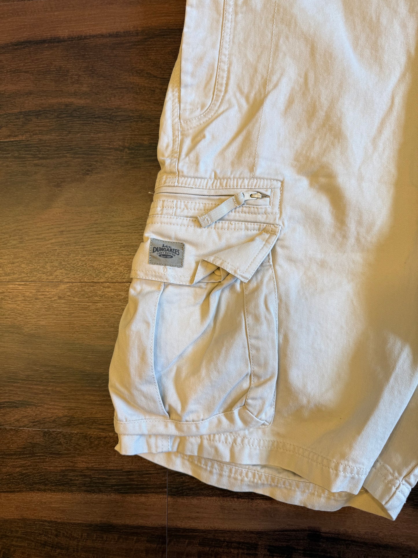 Vintage Lee Dungarees Crème Baggy Cargo Shorts- 36
