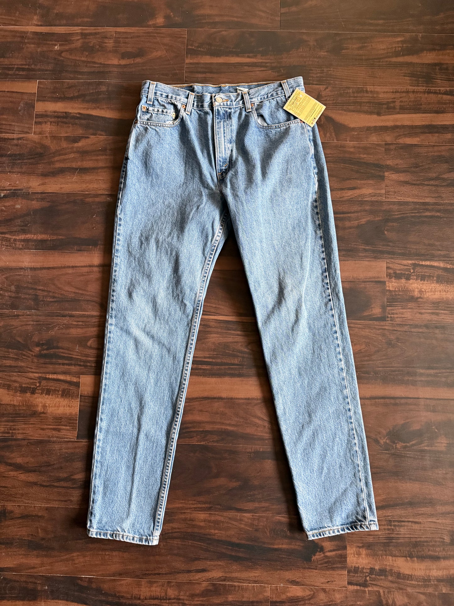 Vintage Levi’s 512 Light Wash Denim Jeans- 33x34