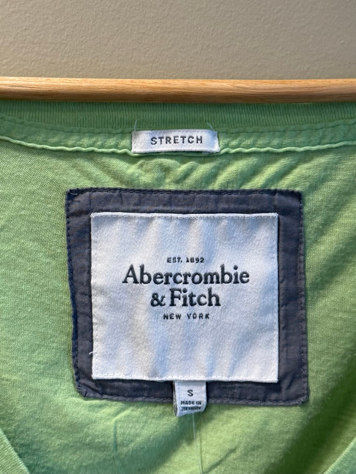 Vintage Abercrombie & Fitch Green Deep V-Neck T-Shirt- S