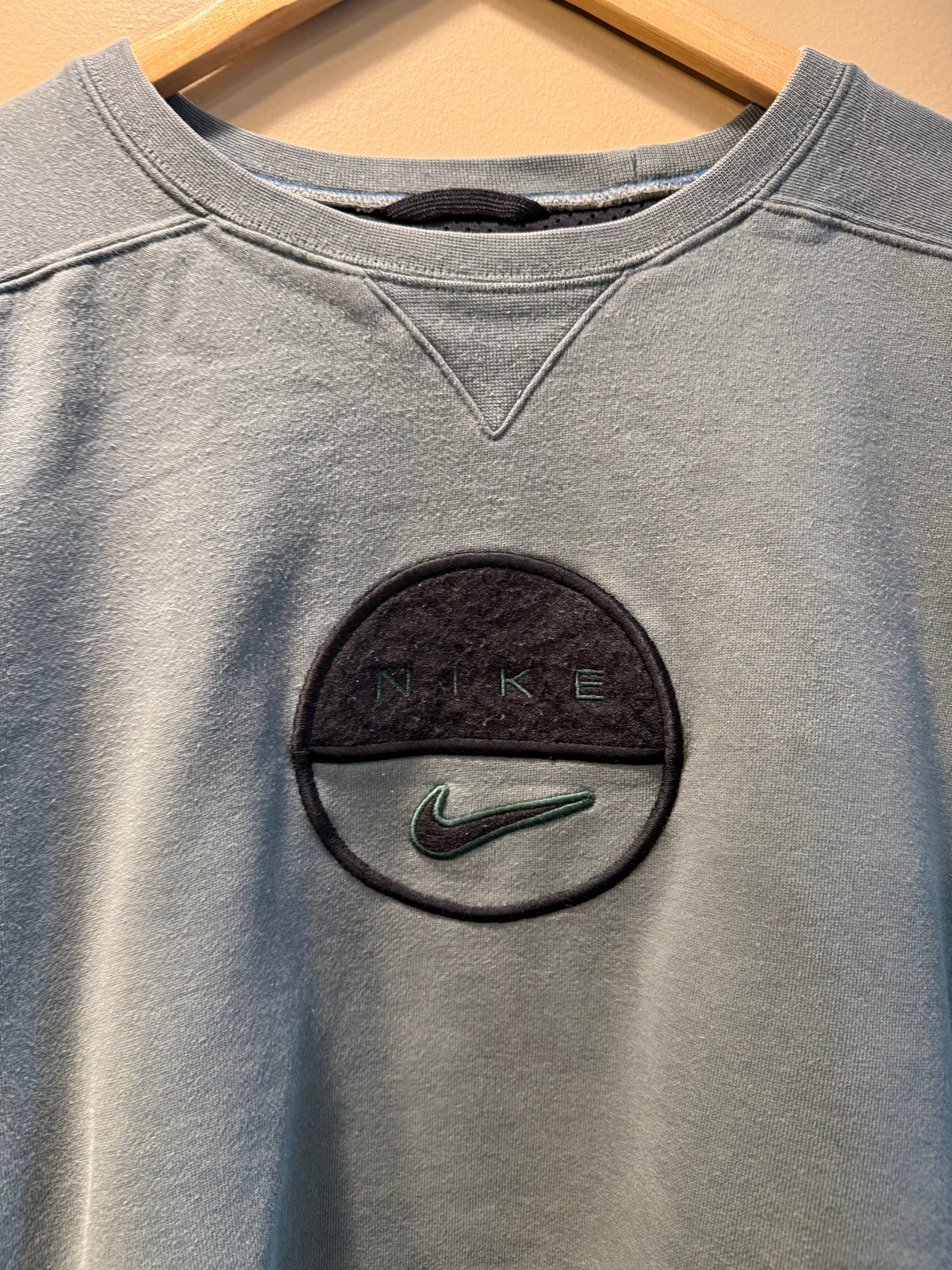 Vintage Nike Pistachio Sage Green Boxy Cropped Fit Crewneck Sweatshirt- L/XL