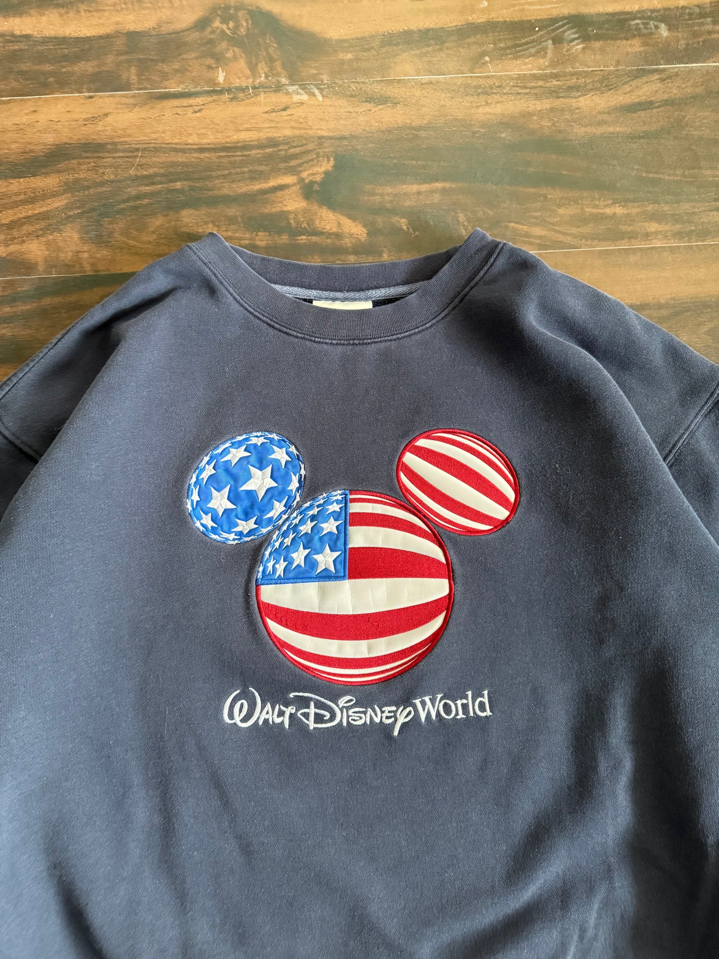 Vintage Walt Disney World Mickey Mouse USA Crewneck Sweatshirt- XL