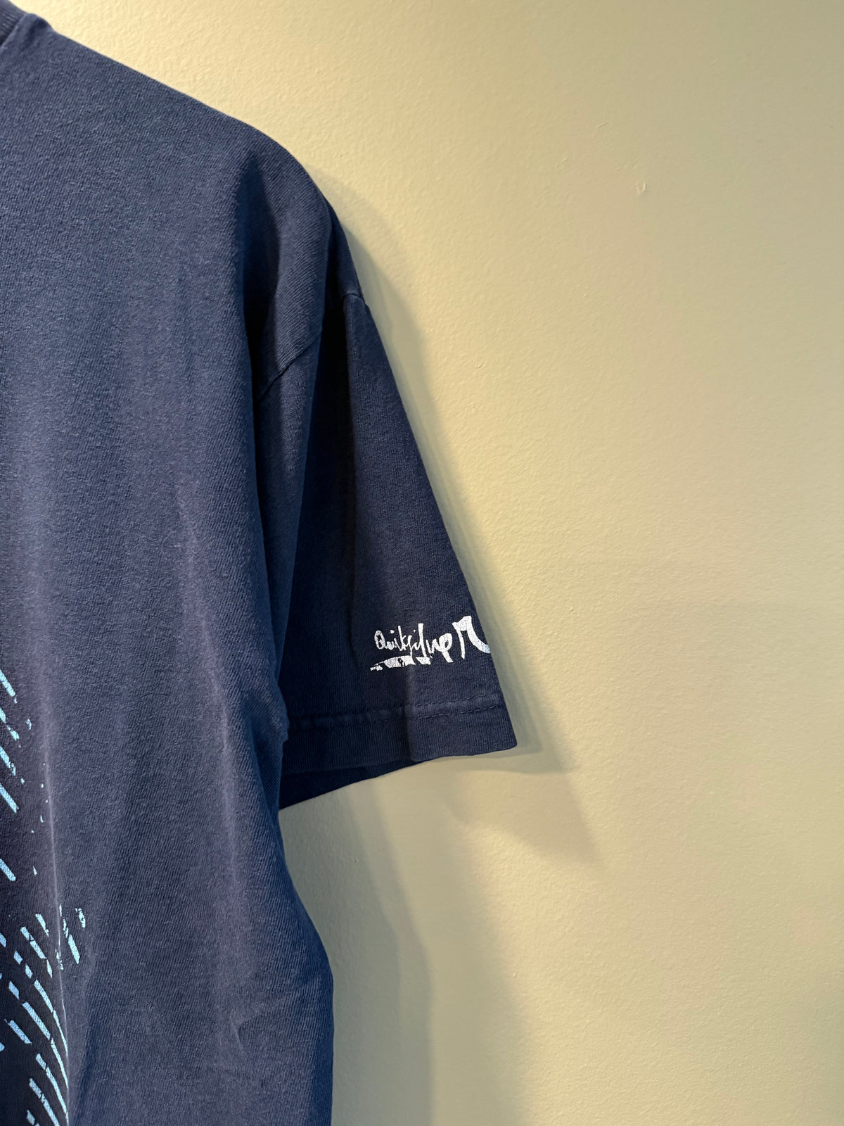 Vintage Quiksilver Navy Blue Shadow Print T-Shirt- M