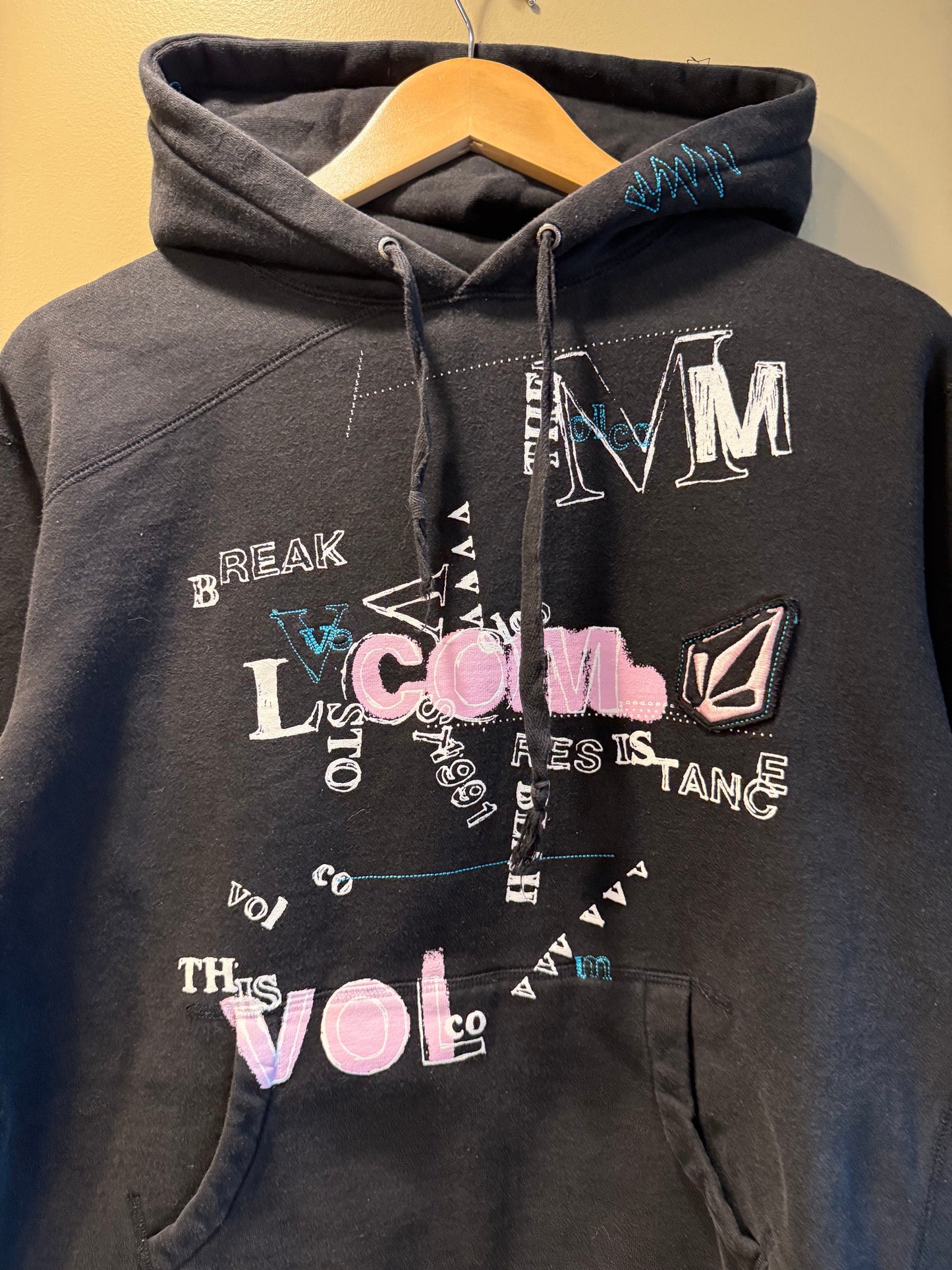 Vintage Volcom Pink & Blue Embroidered Hoodie Sweatshirt- M