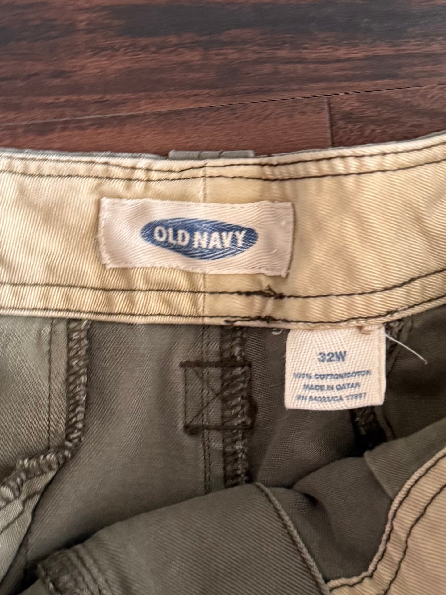 Vintage Old Navy Green Cotton Cargo Shorts- 32