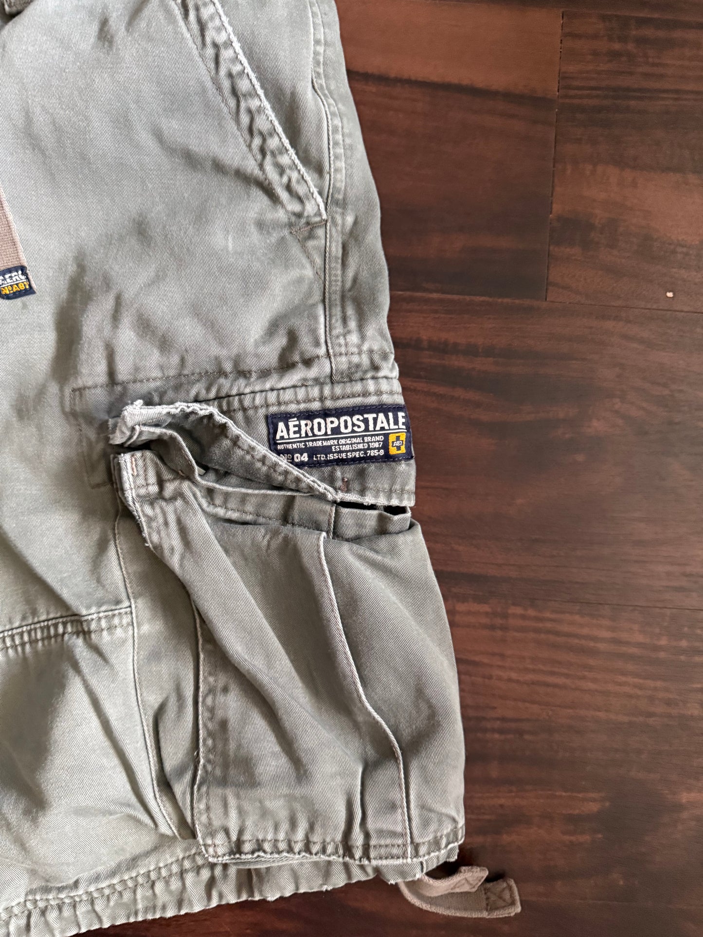 Vintage Y2K Aeropostale Baggy Cargo Shorts- 36