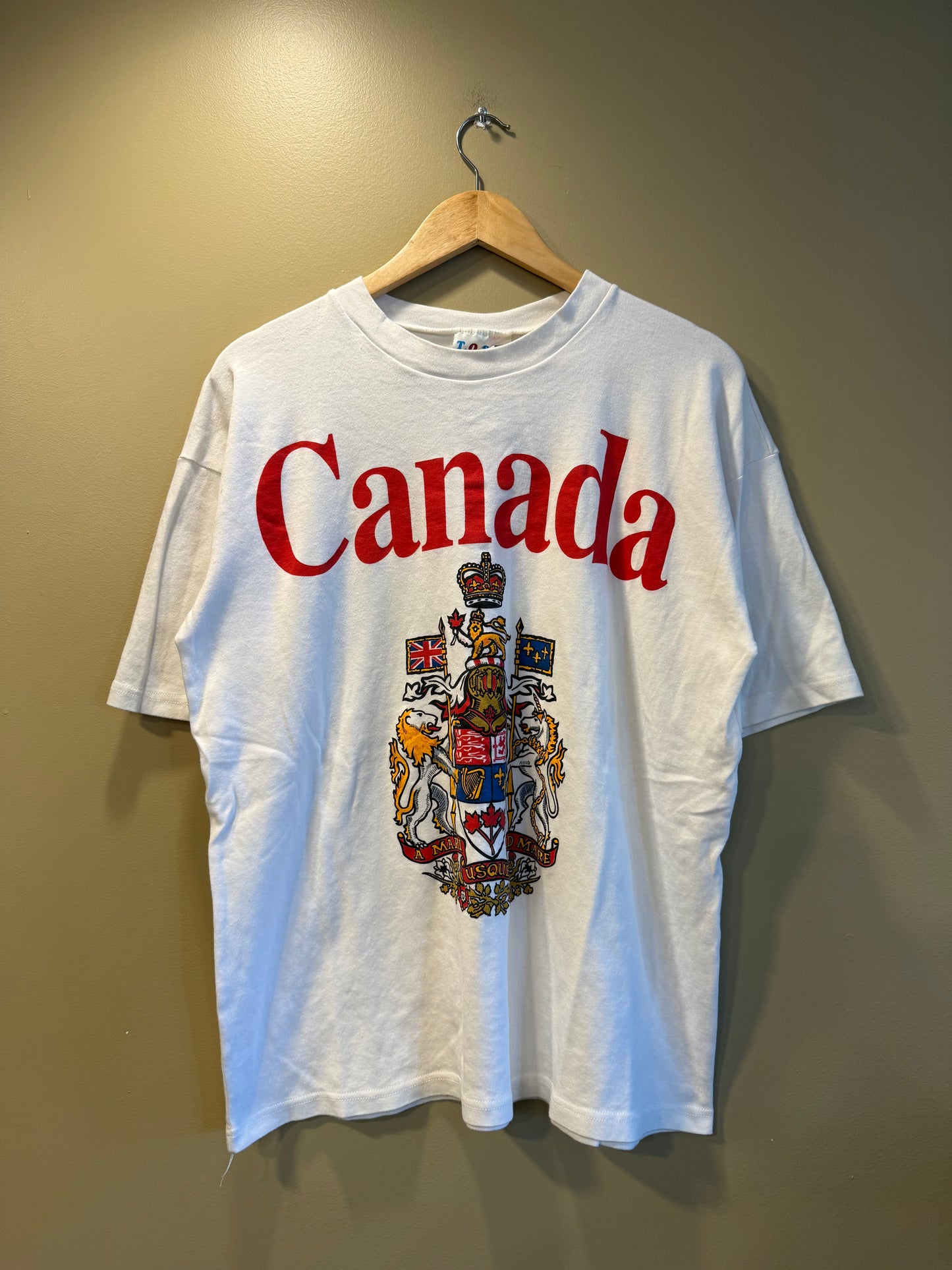 Vintage Canada National Crest T-Shirt- L