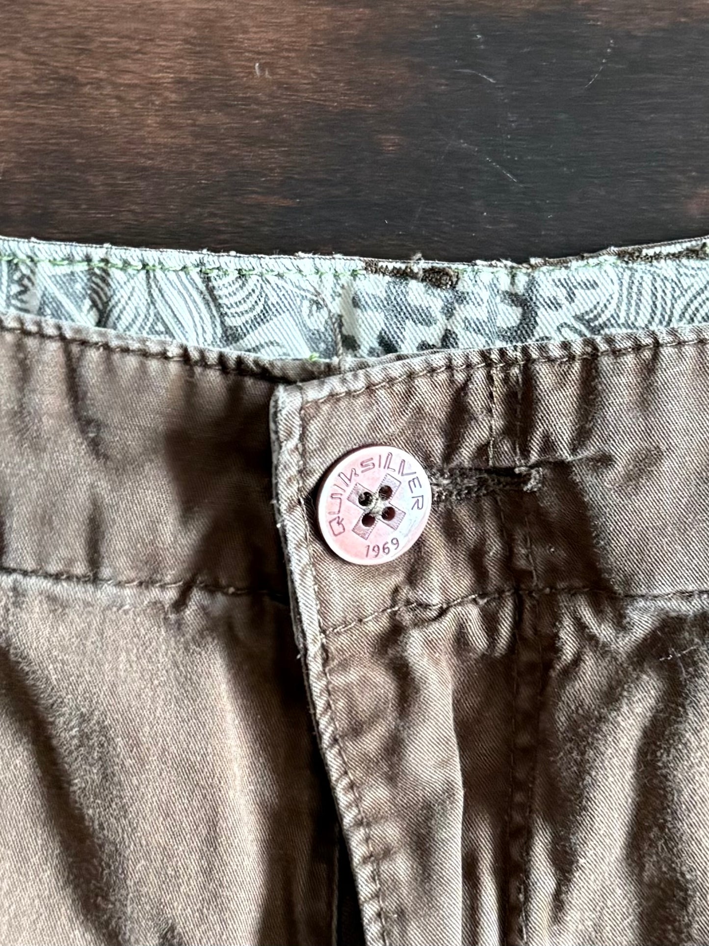 Vintage Quiksilver Brown Baggy Surfwear Cargo Shorts- 34