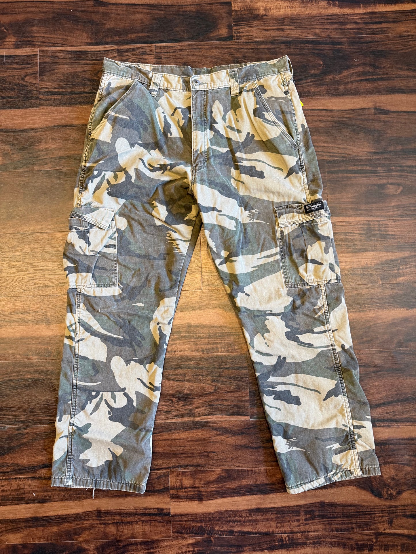 Vintage Wrangler Fleece-Lined Camouflage Cargo Pants- 36x30