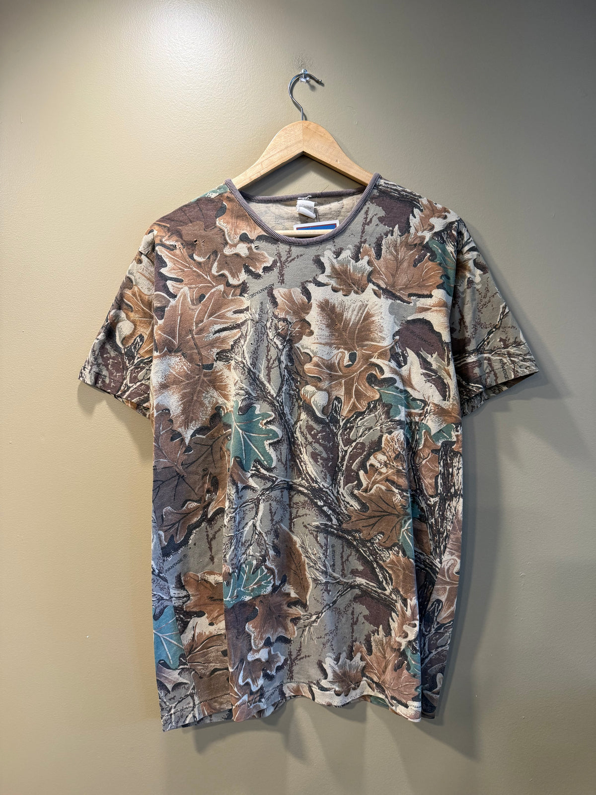 Vintage RealTree Advantage Camo T-Shirt- M