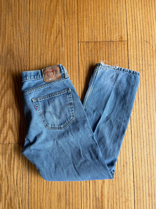 Vintage Levi’s 505 Distressed Denim Jeans- 32x30