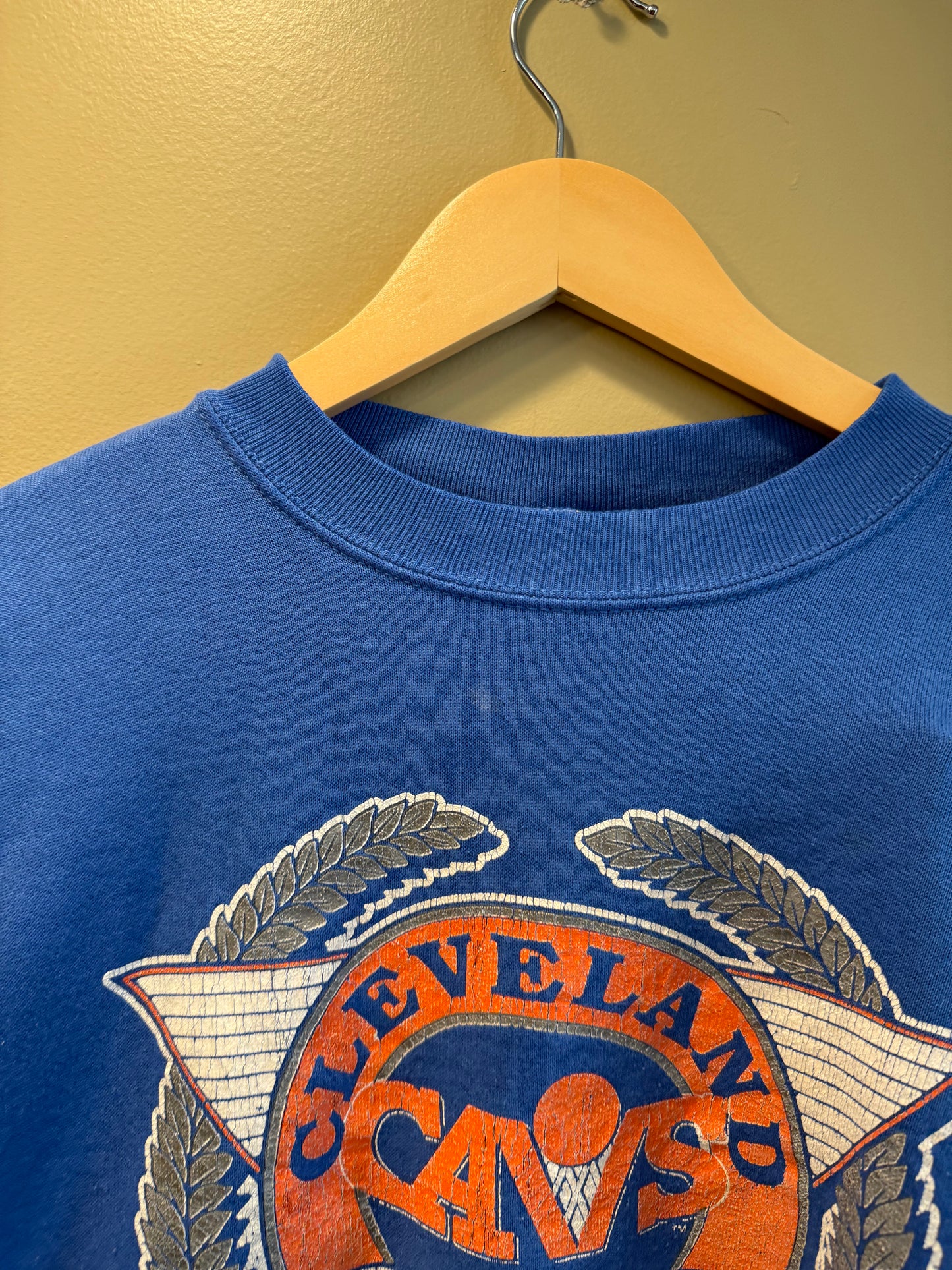 Vintage Cleveland Cavaliers Blue Cropped Crewneck Sweatshirt- L