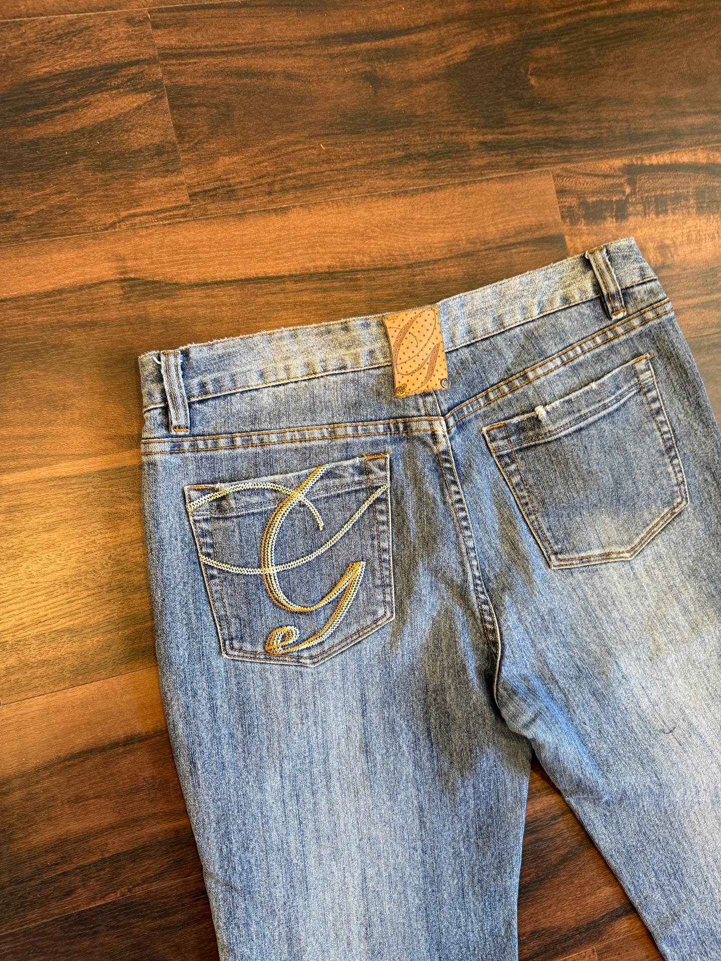 Vintage G-Unit Women’s Streetwear Light Wash Flared Low Rise Jeans- 32x33