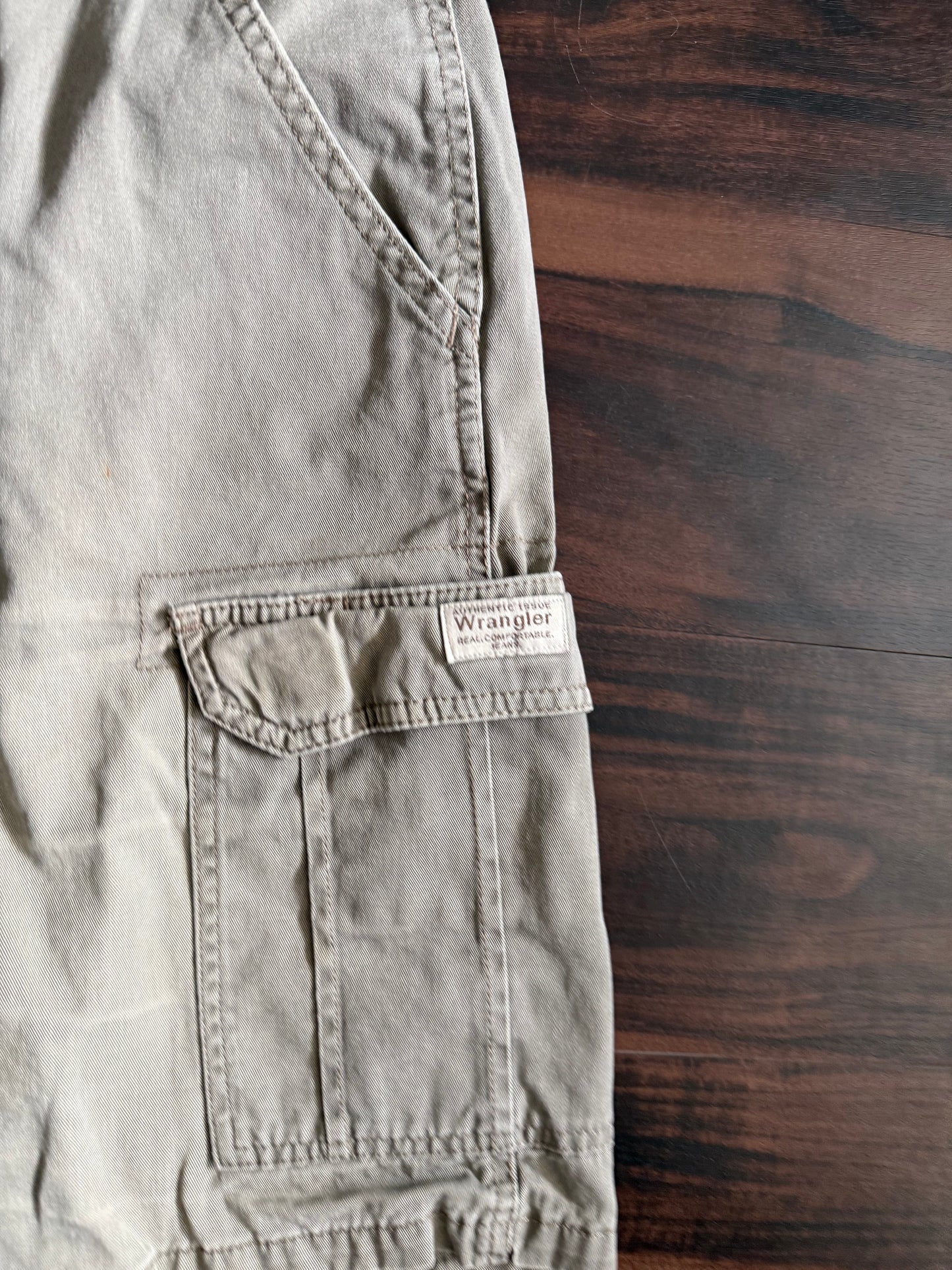 Vintage Wrangler Gray Cargo Shorts- 32