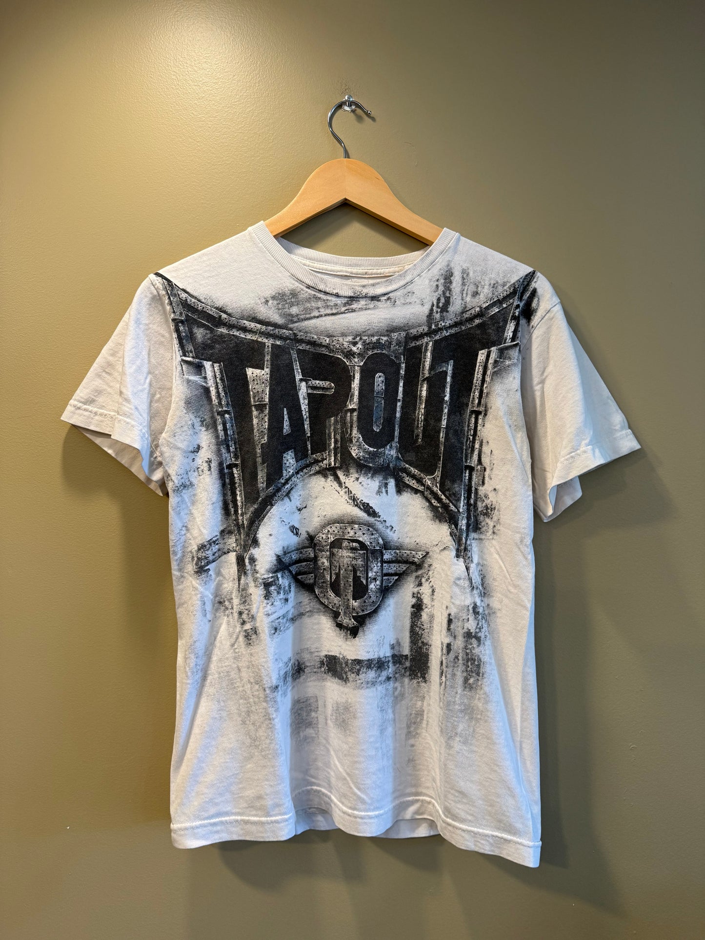 Vintage Y2K Tap Out White Eagle T-Shirt- S/M
