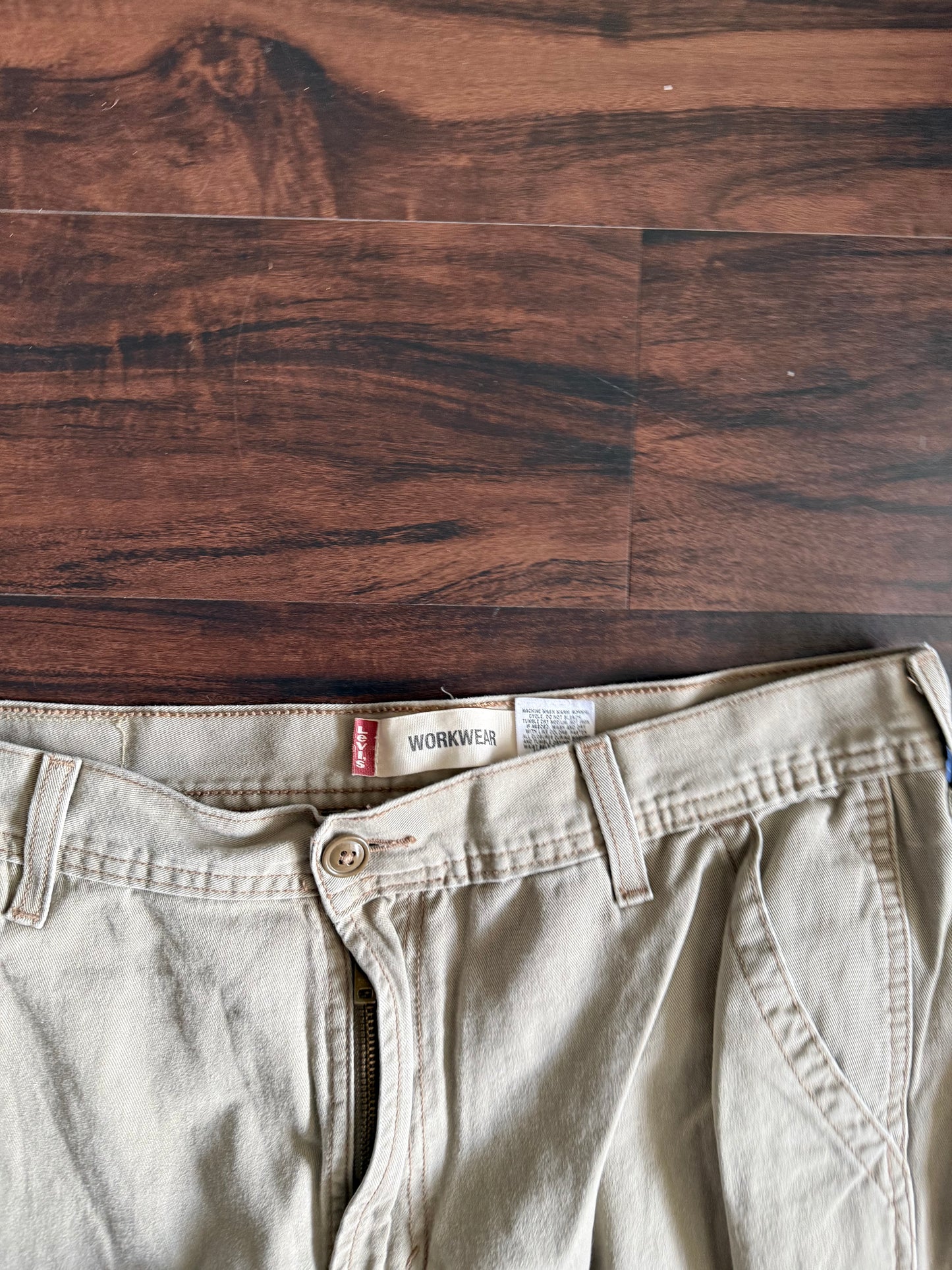 Vintage Levi’s Workwear Khaki Cargo Pants- 34x34