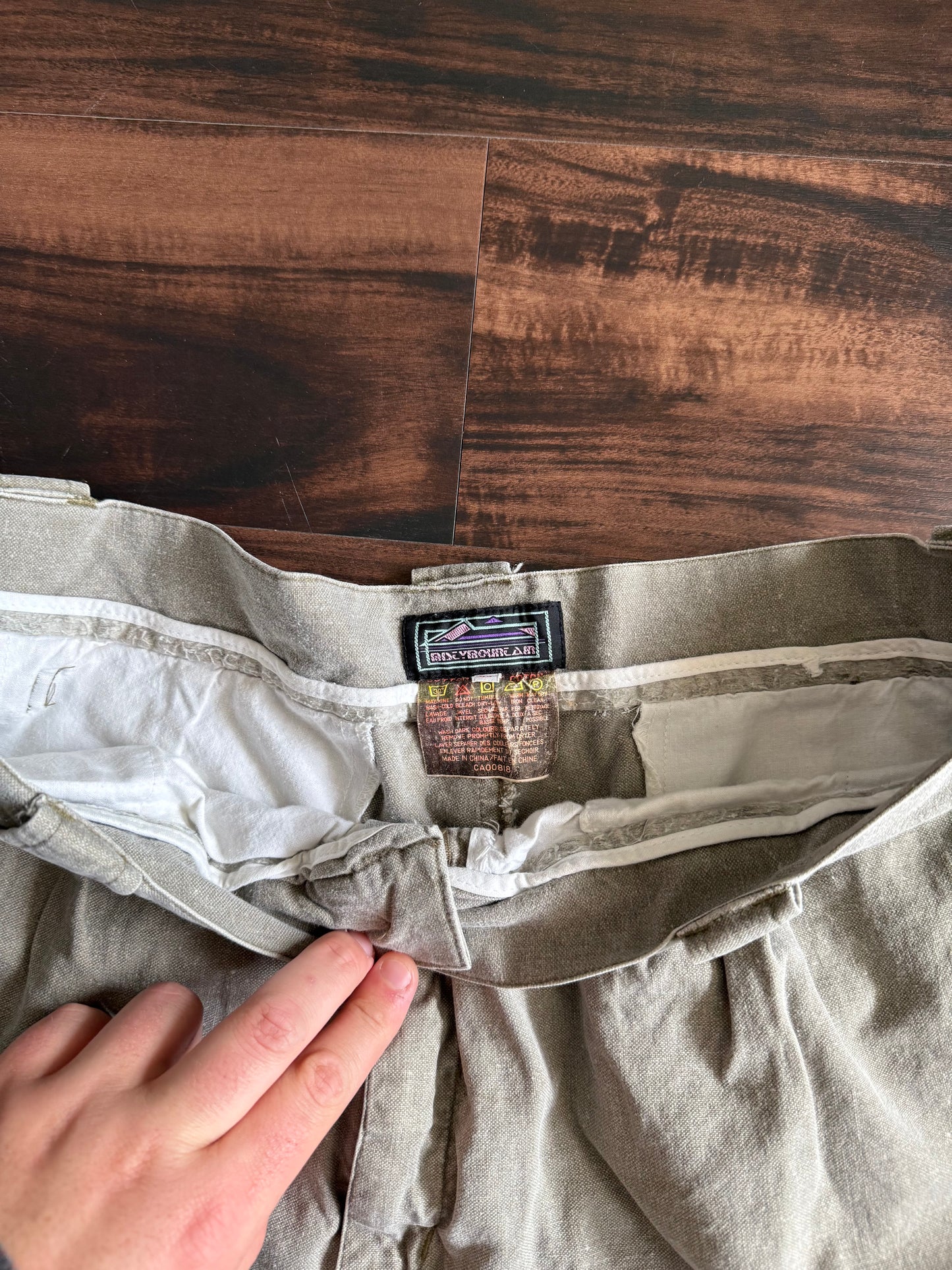 Vintage Misky Mountain Cargo Shorts- 38