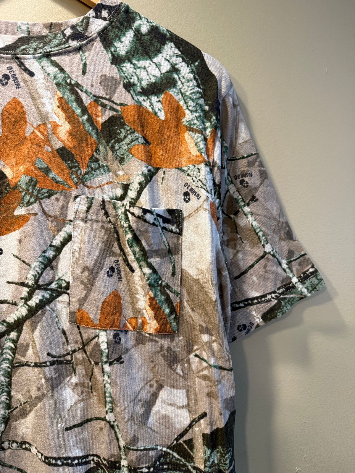 Vintage Outfitter’s Ridge Orange Tree Camo Pocket T-Shirt- M
