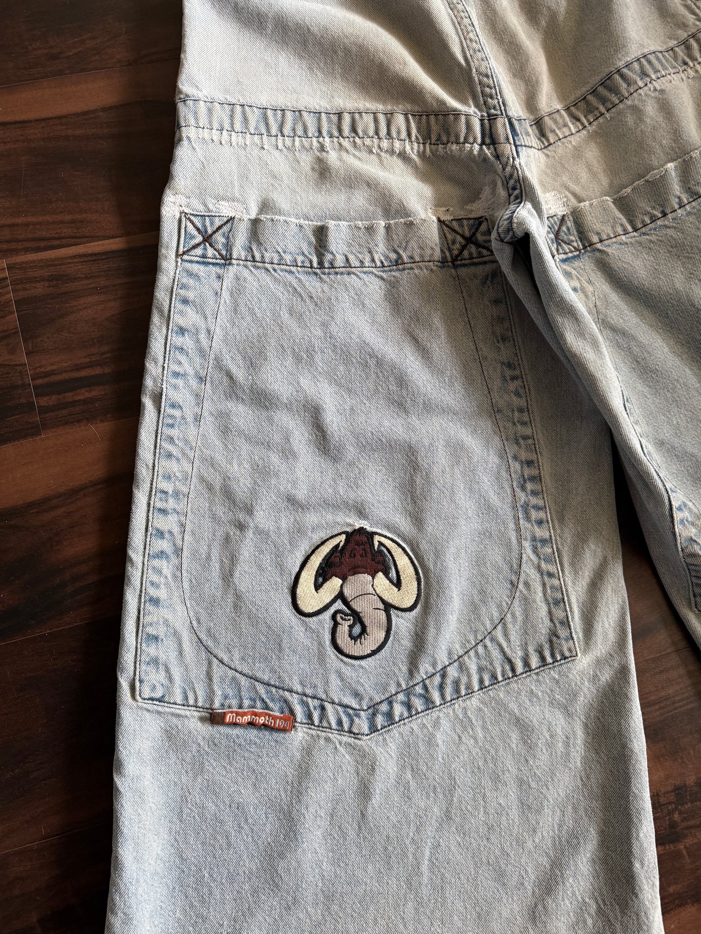 Vintage Y2K JNCO Baggy Streetwear Light Wash Mammoth Wide Leg Denim Jeans- 31x28