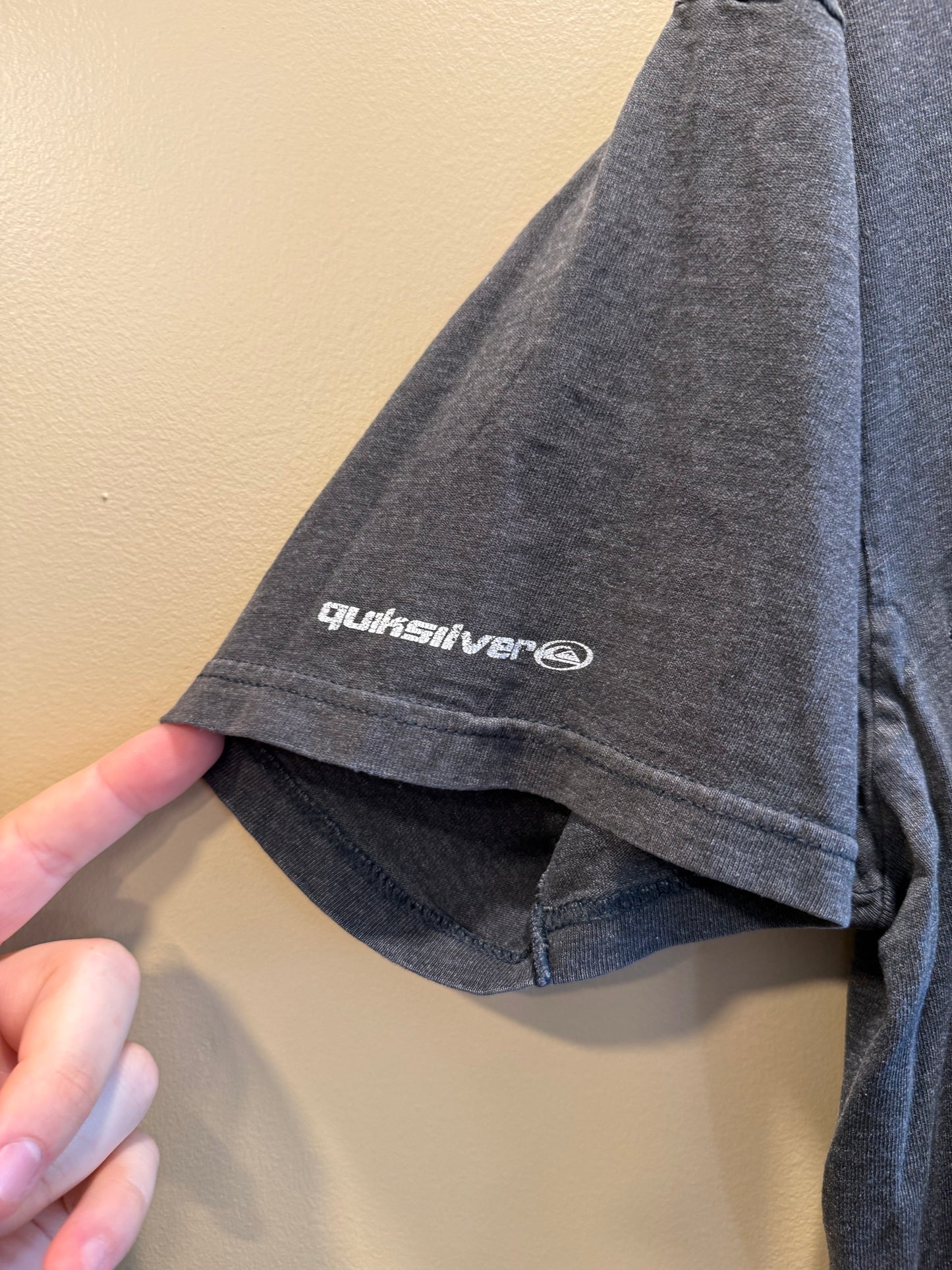 Vintage Quiksilver Surfwear Dark Gray T-Shirt- L