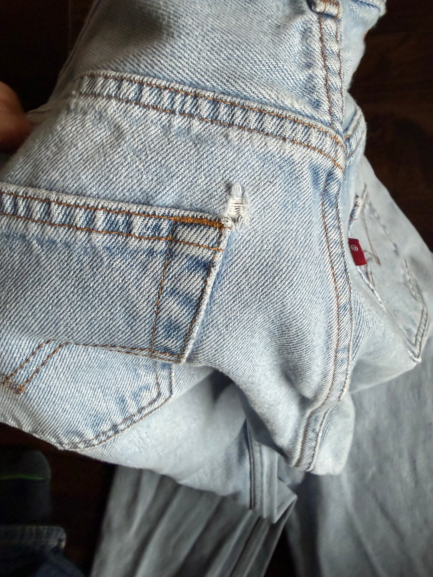Vintage Levi’s 501 Light Wash Denim Jeans- 28x34