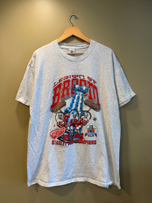 Vintage Detroit Red Wings NHL Legion Of Broom Stanley Cup Champions T-Shirt- XL