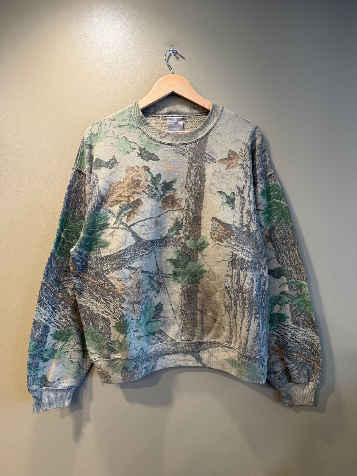 Vintage Jerzees Outdoors RealTree Camo Crewneck Sweatshirt- L