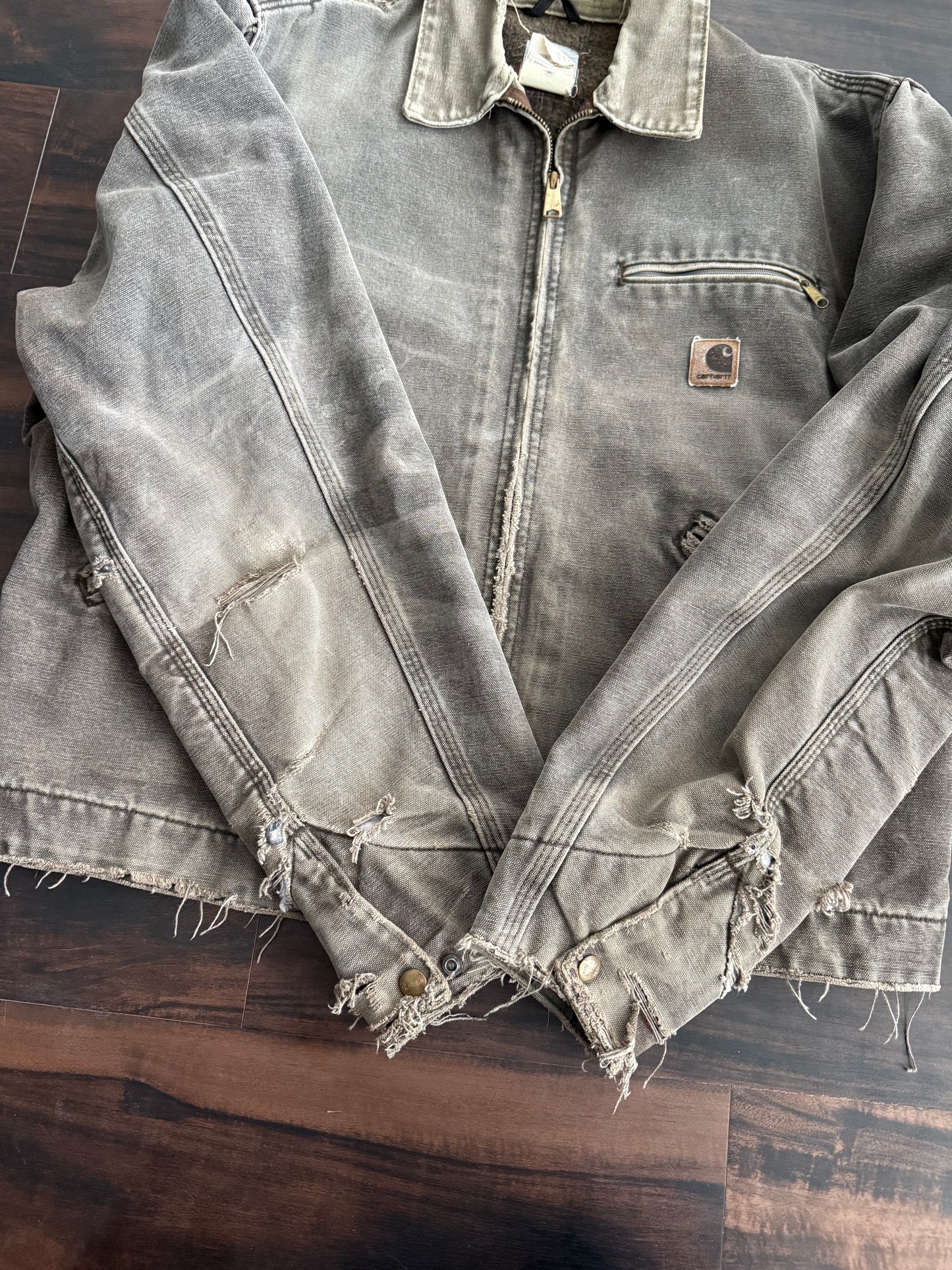 Vintage Carhartt Distressed J97 CHT Detroit Jacket- L