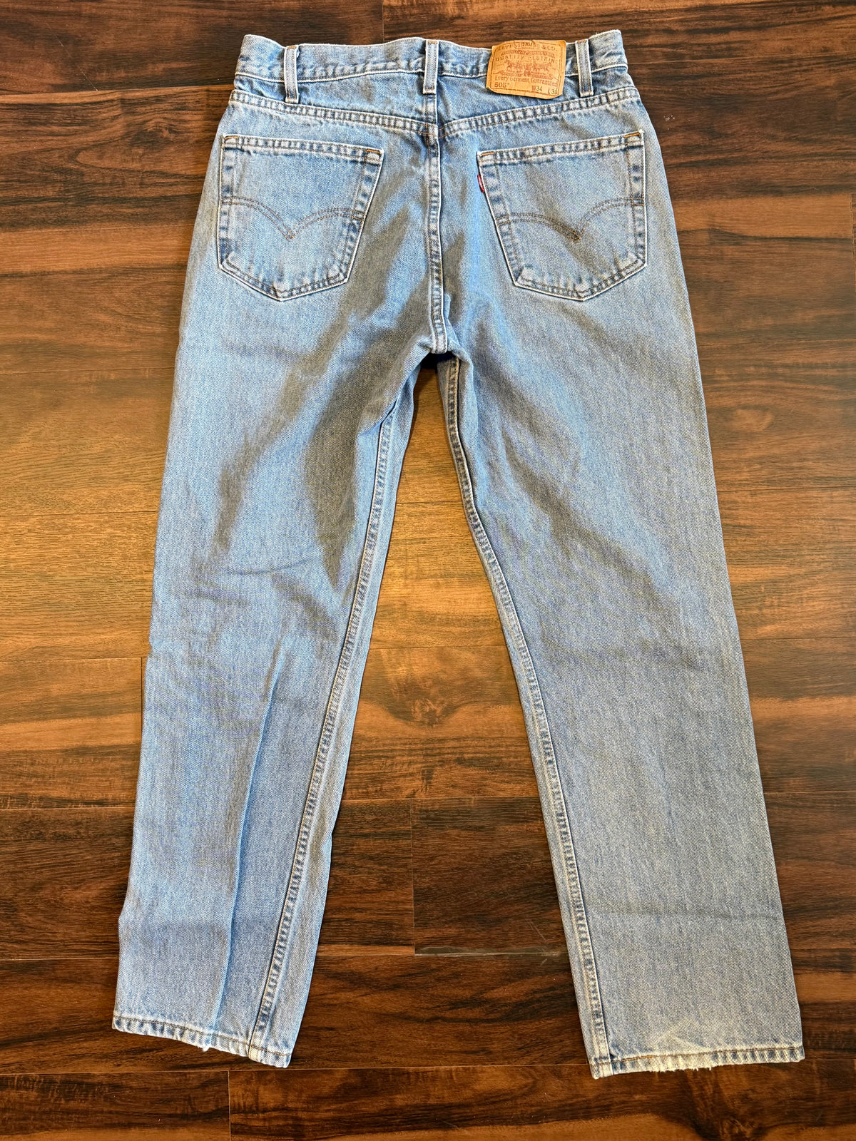 Vintage Levi’s 505 Light Wash Jeans- 32x31