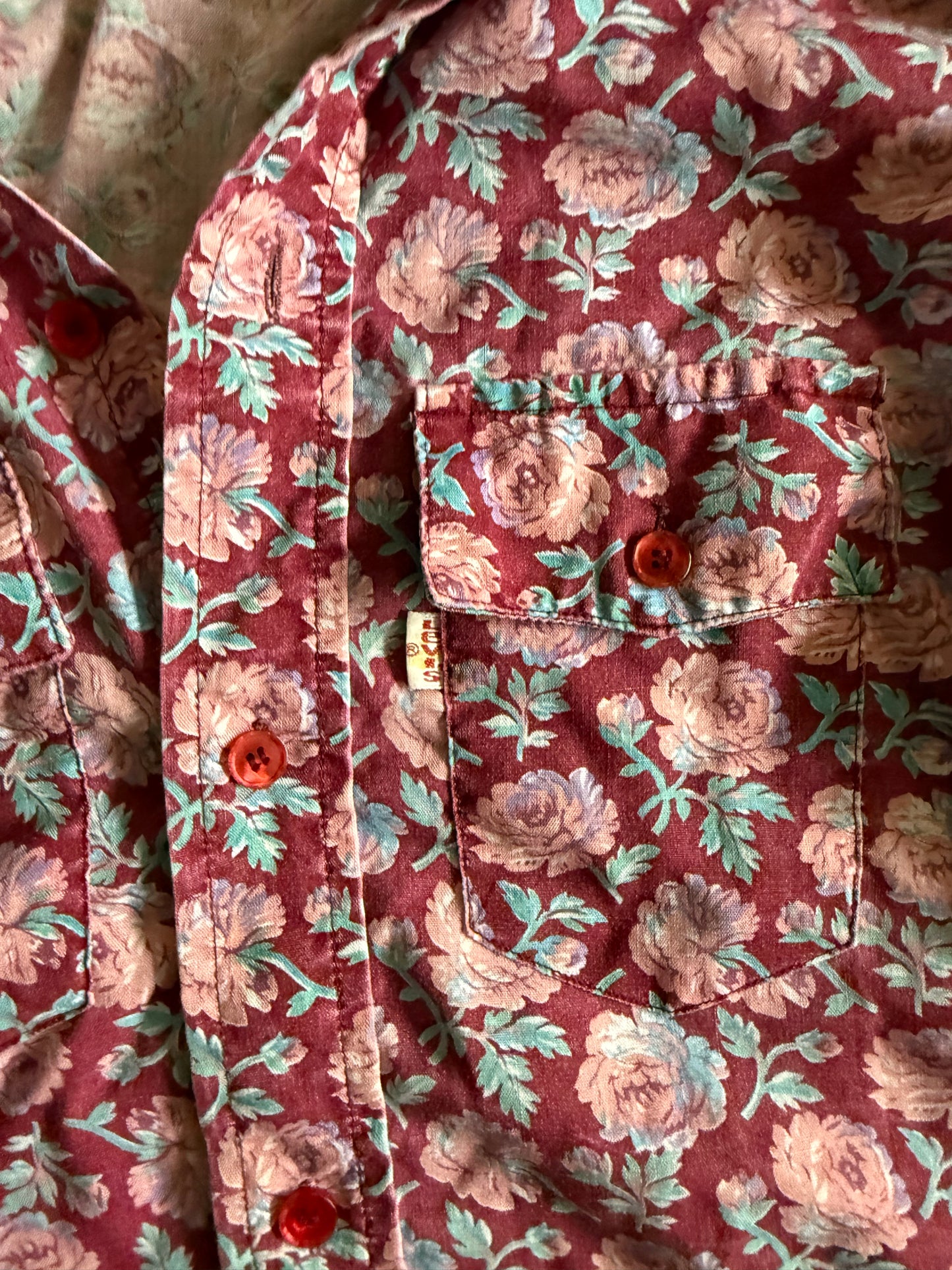 Vintage 1970’s Levi’s Women’s Pink Floral Blouse Shirt- M