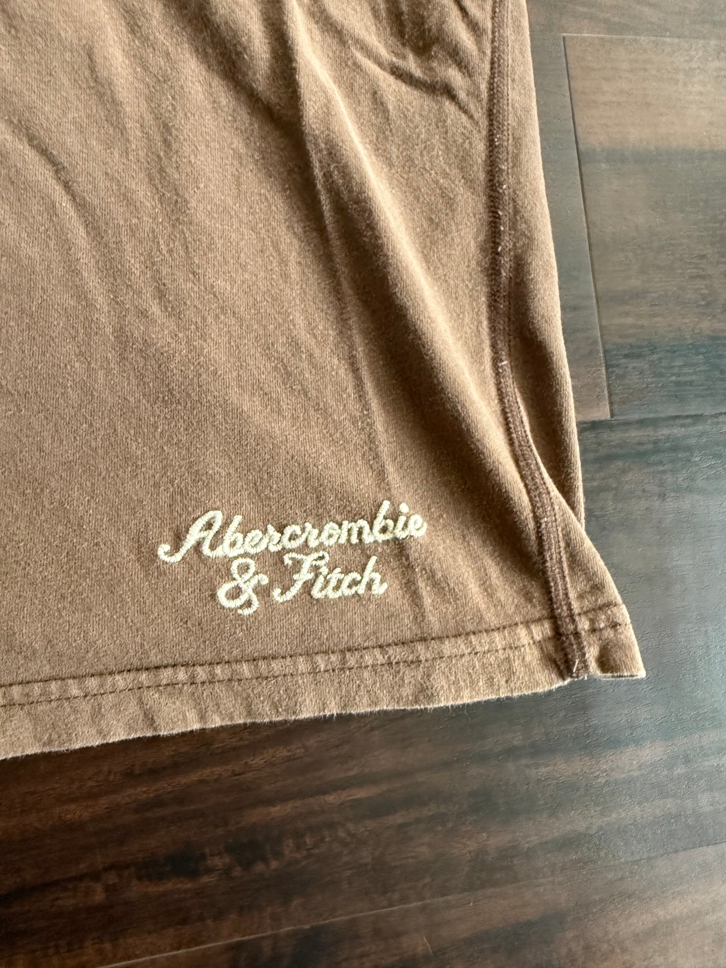 Vintage Abercrombie & Fitch Y2K Embossed Brown T-Shirt- M