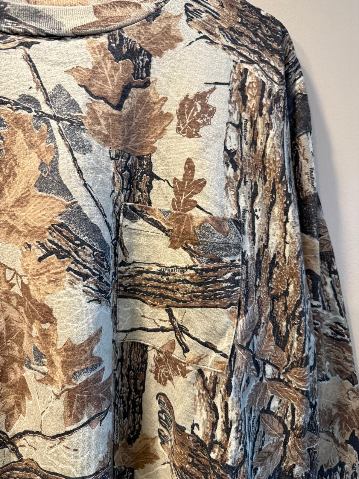 Vintage RealTree Camo Long-Sleeve Pocket T-Shirt- XL