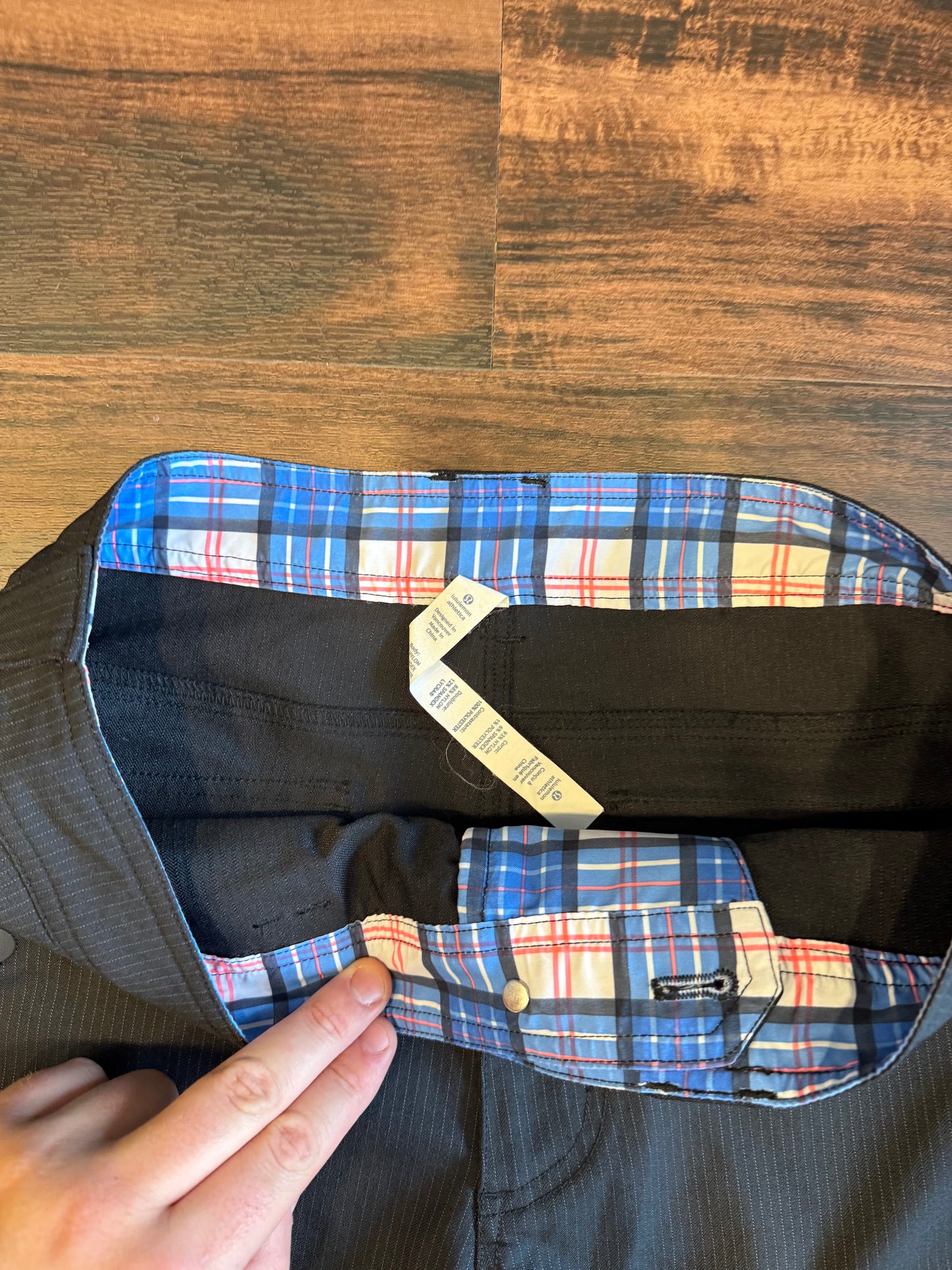 Lululemon Black Casual Zipper Shorts- 33