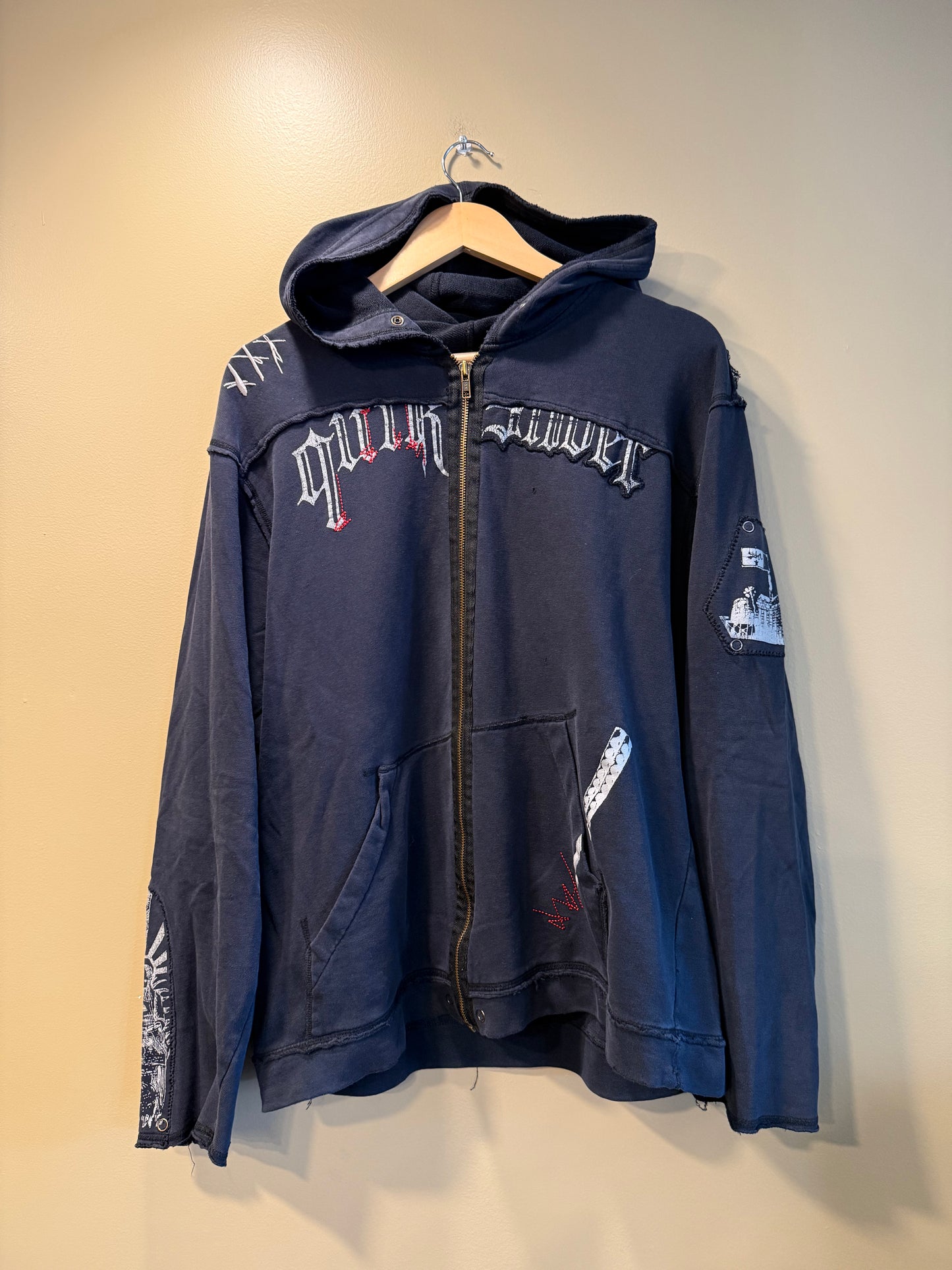 Vintage Quiksilver Black Gothic Zip-Up Hoodie Sweatshirt- L
