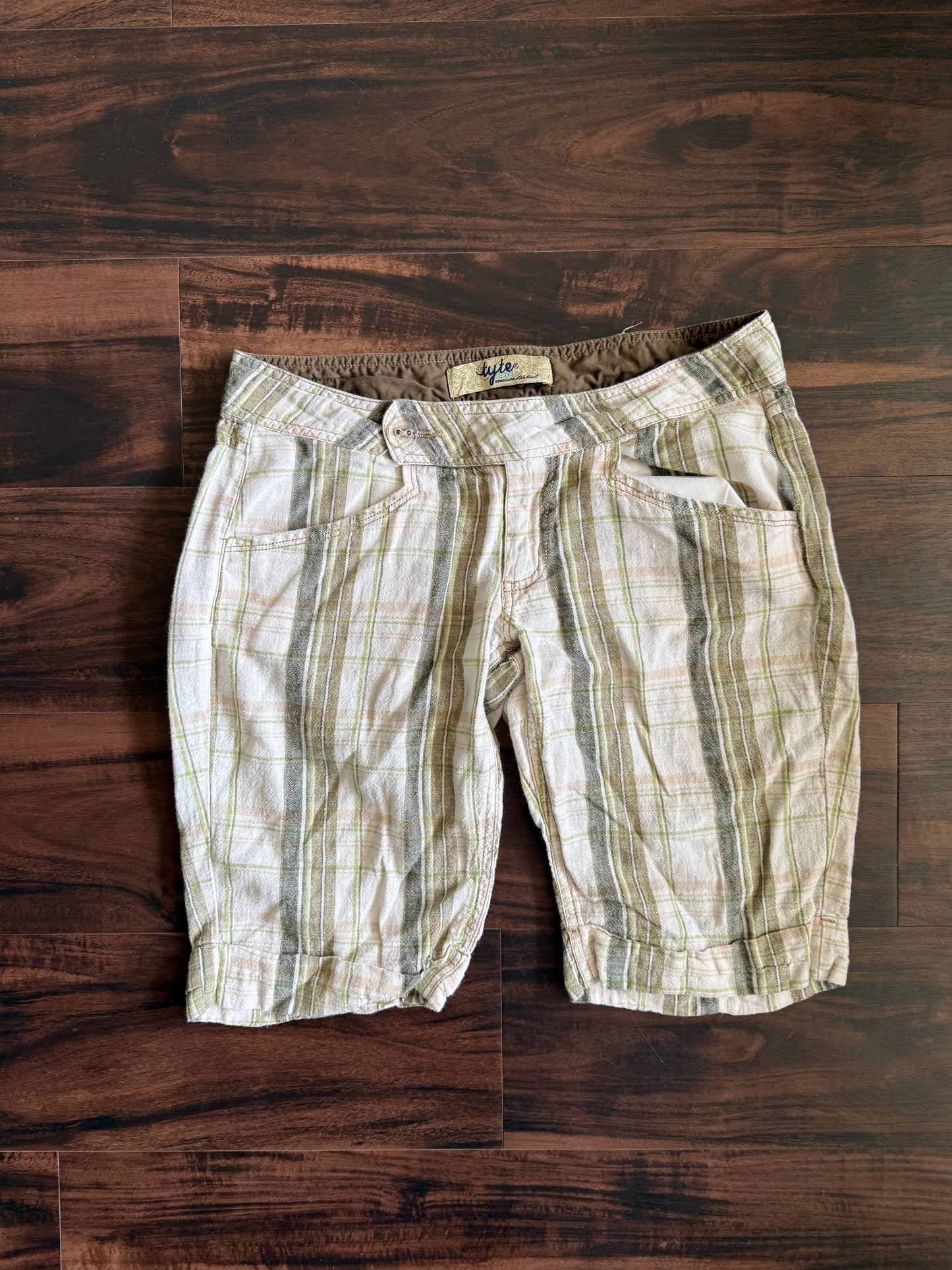 Vintage Y2K Tyte Checkered Thigh Length Cotton Shorts- 28
