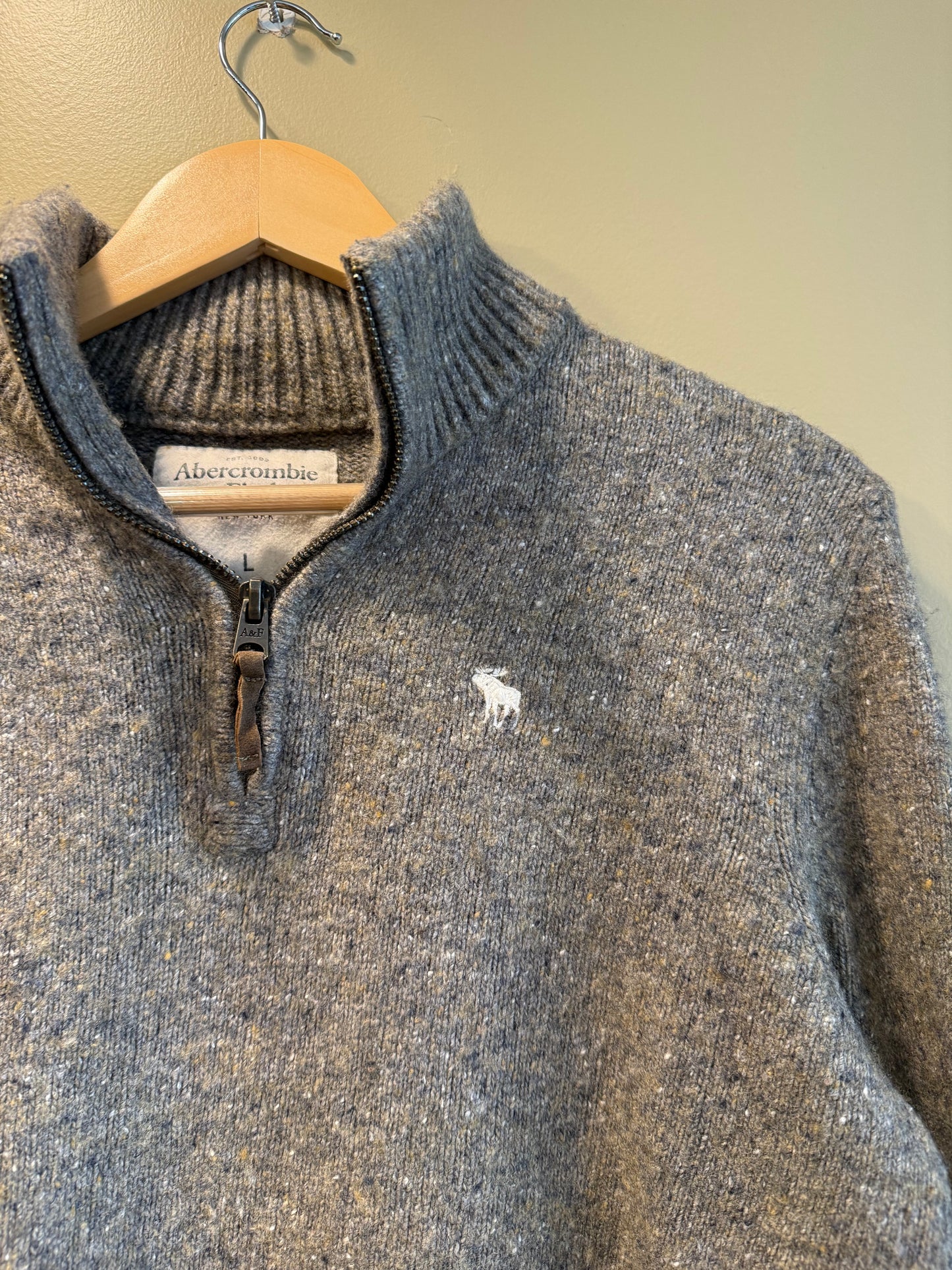 Vintage Y2K Abercrombie & Fitch Gray Quarter-Zip Sweater- M