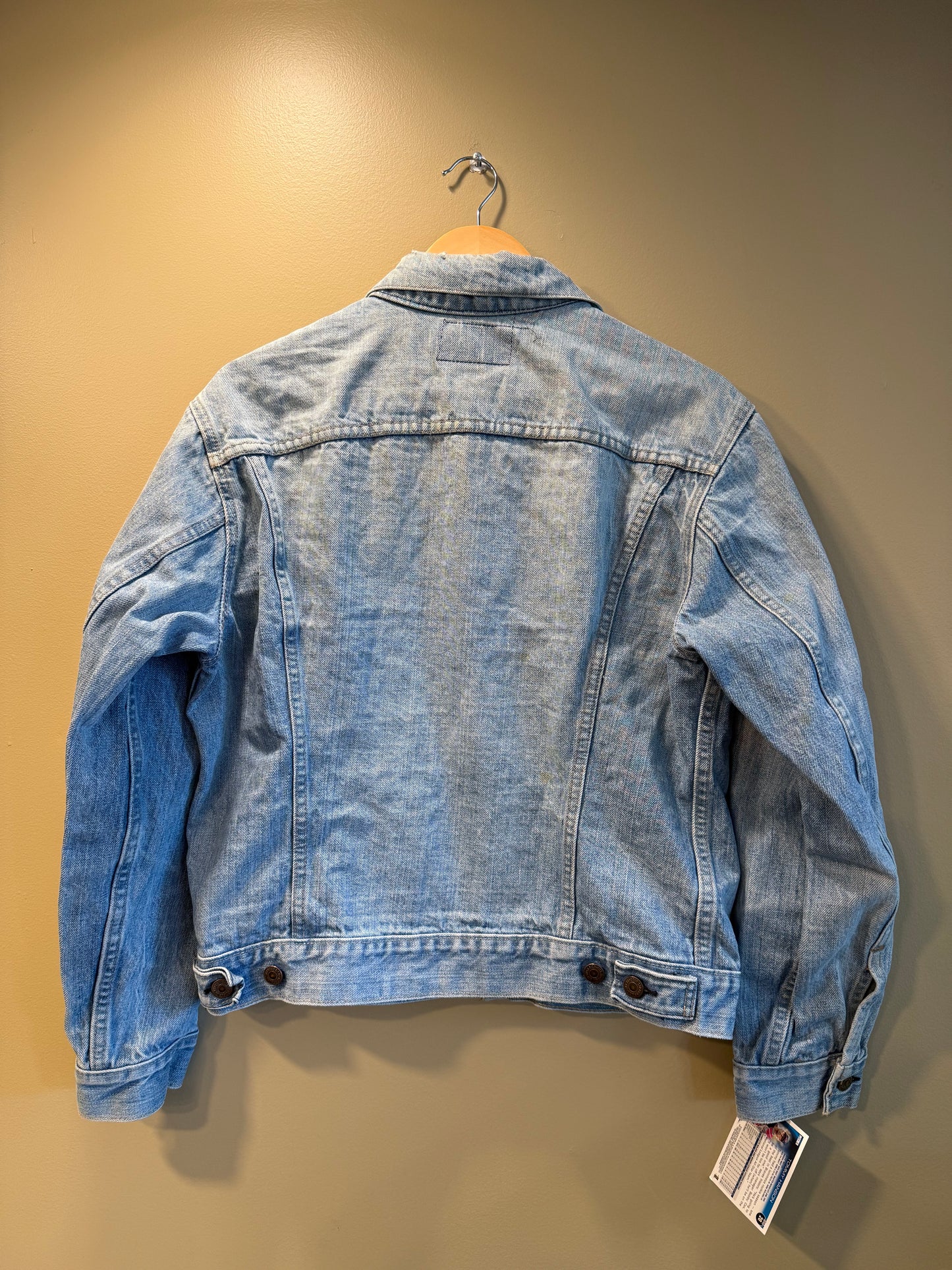 Vintage Levi’s Light Wash Denim Jacket- M