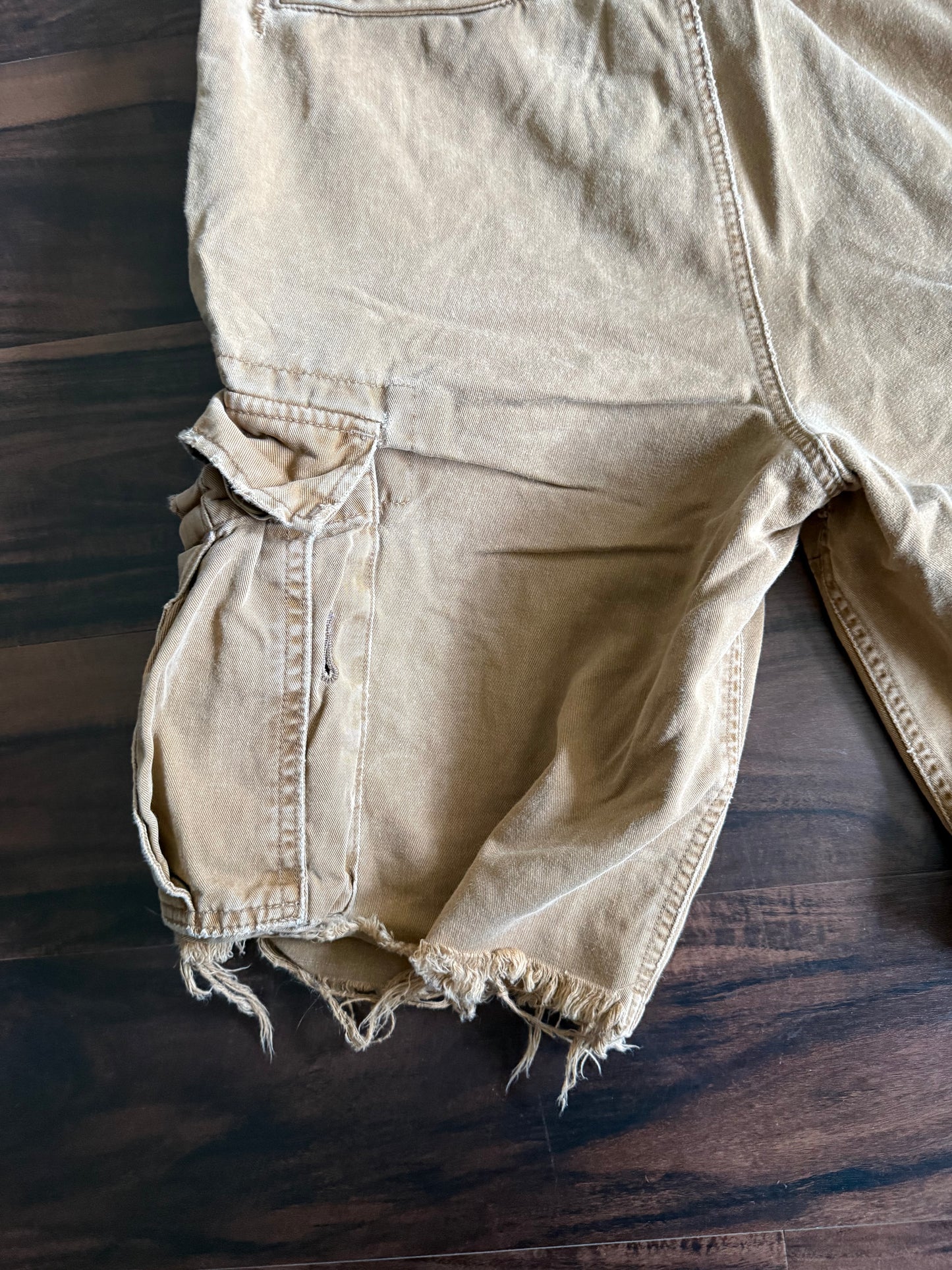 Vintage Y2K Abercrombie & Fitch Brown Distressed Baggy Fit Cargo Shorts- 34
