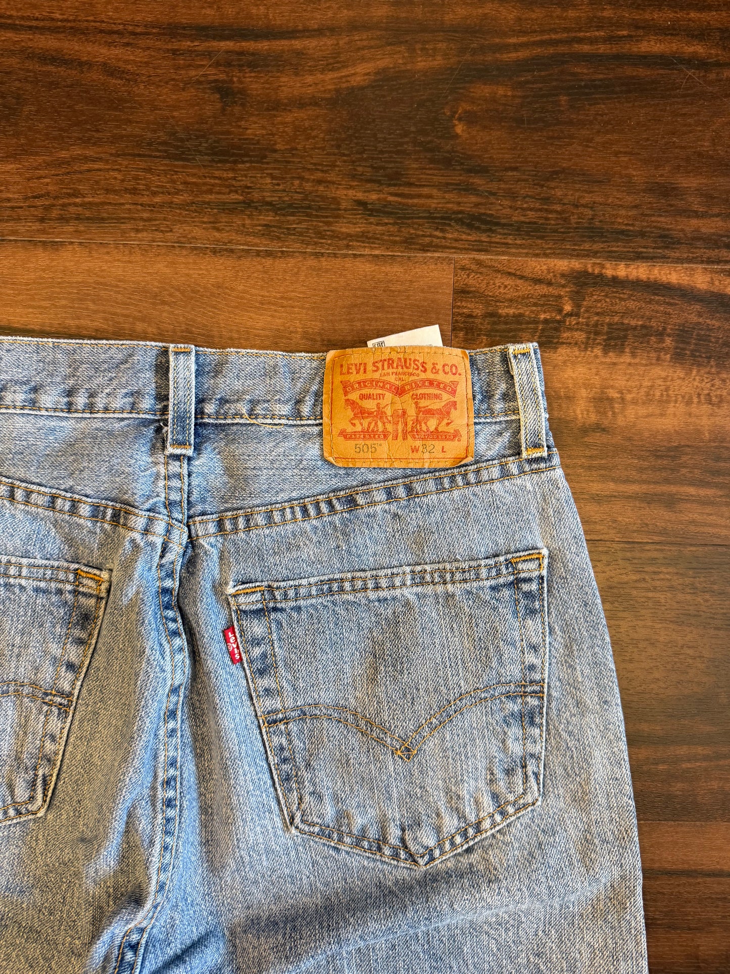 Vintage Levi’s 505 Light Wash Denim Jean Shorts- 32