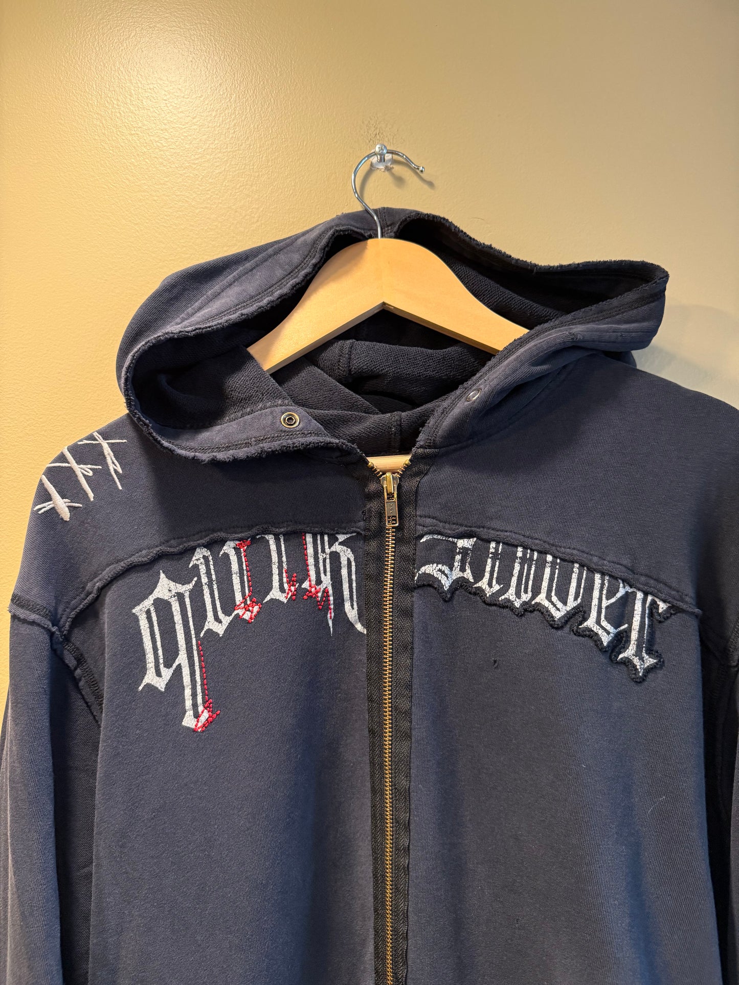 Vintage Quiksilver Black Gothic Zip-Up Hoodie Sweatshirt- L