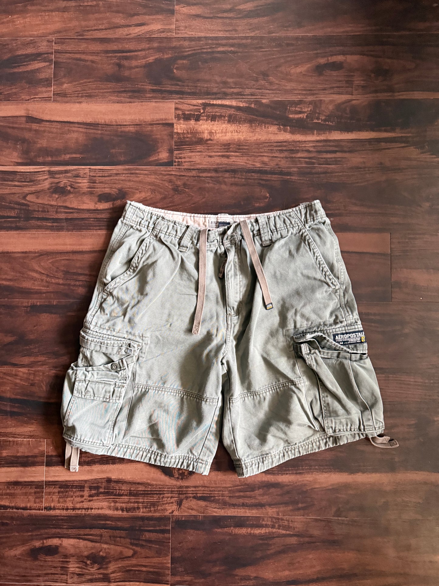 Vintage Y2K Aeropostale Baggy Cargo Shorts- 36