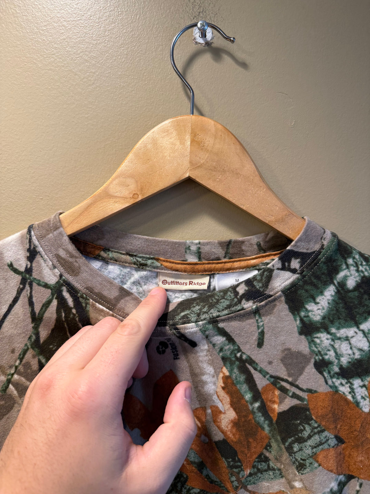 Vintage Outfitter’s Ridge Orange Tree Camo Pocket T-Shirt- M