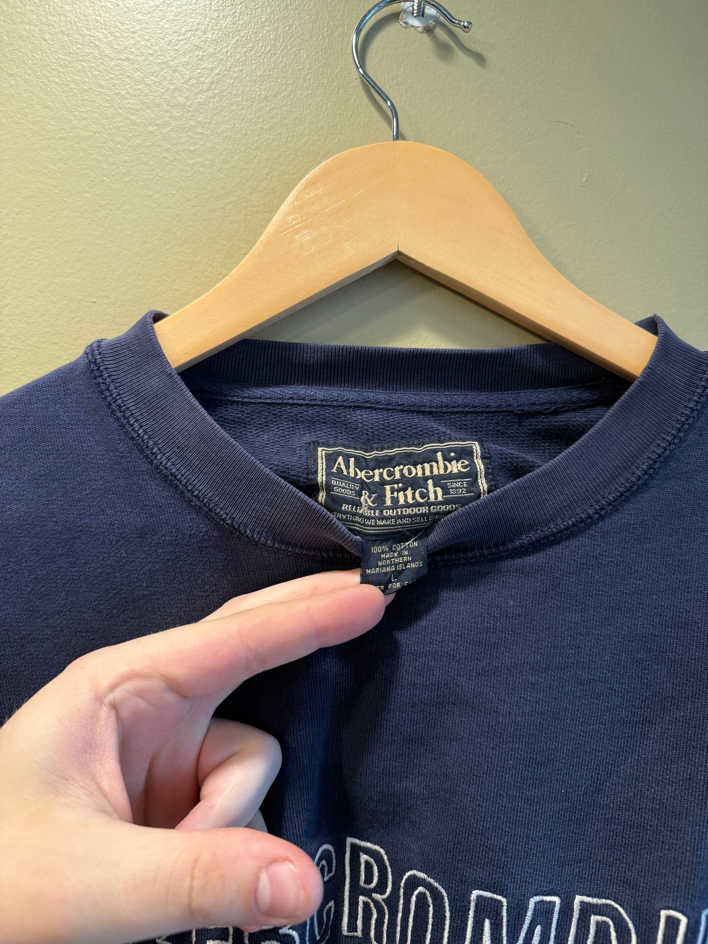 Vintage Y2K Abercrombie & Fitch Navy Blue Crewneck Sweatshirt- L