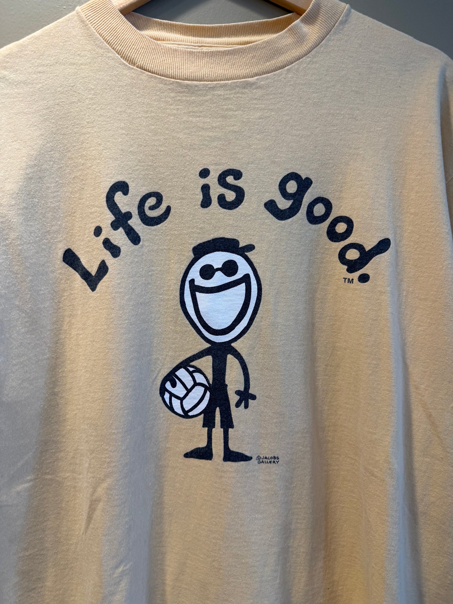 Vintage Life Is Good Volleyball Butter Yellow T-Shirt- M
