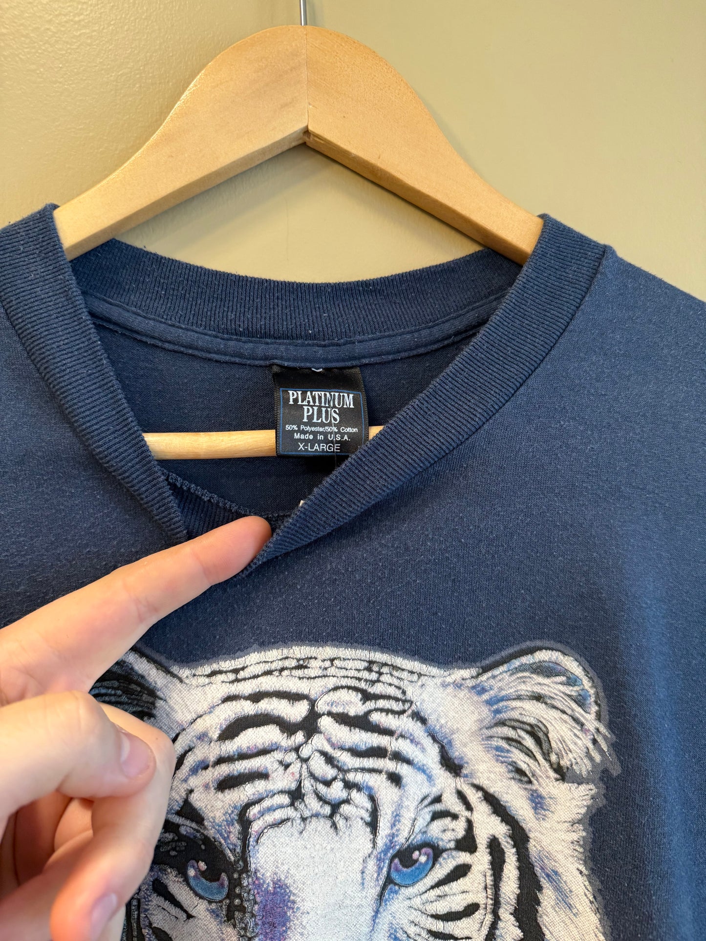 Vintage White Tiger Nature T-Shirt- XL